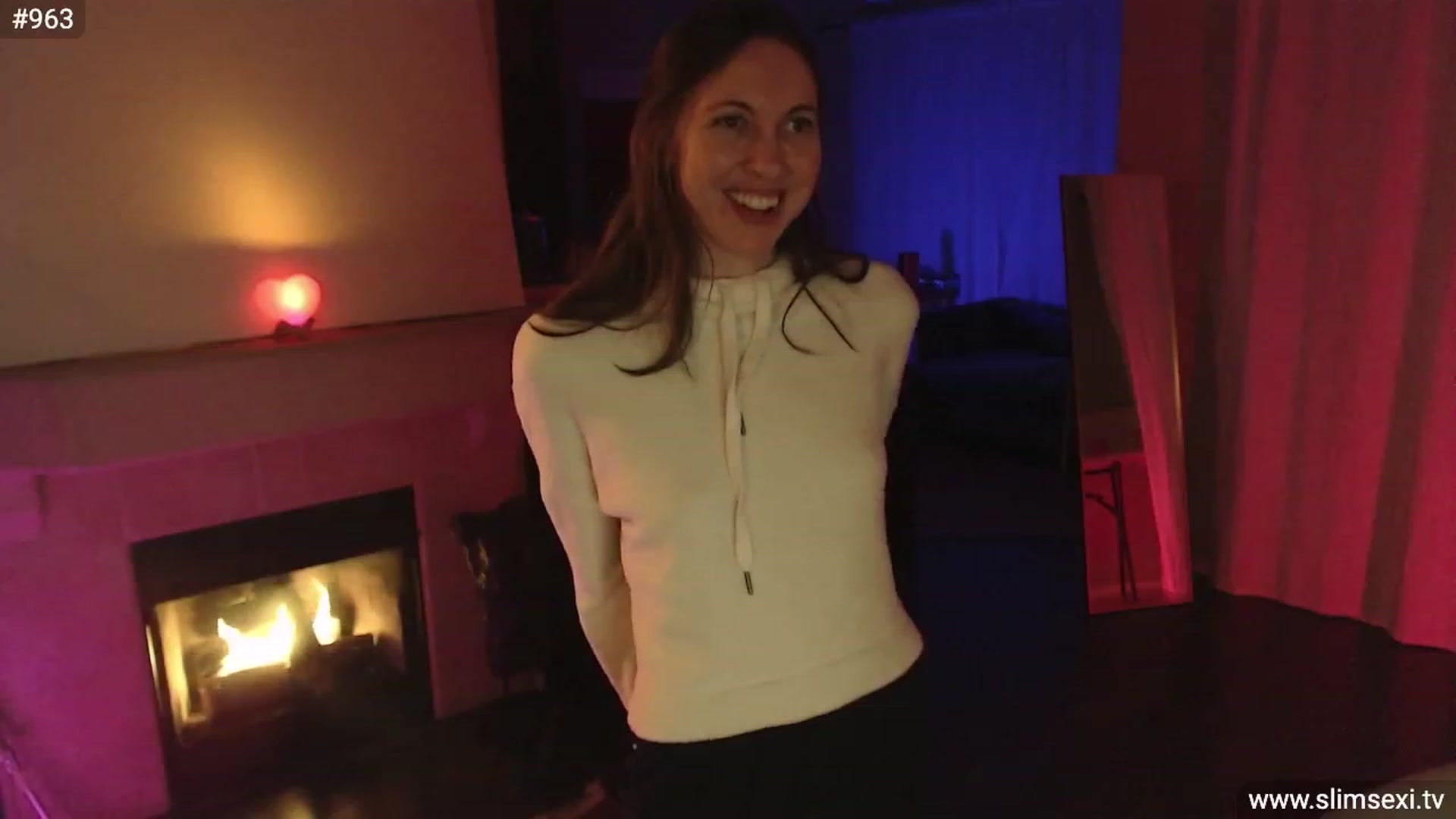 Gallery image thumbnail from SlimSexi's myfreecams stream on, 04/03/2023, 08:33 image 13 of 20