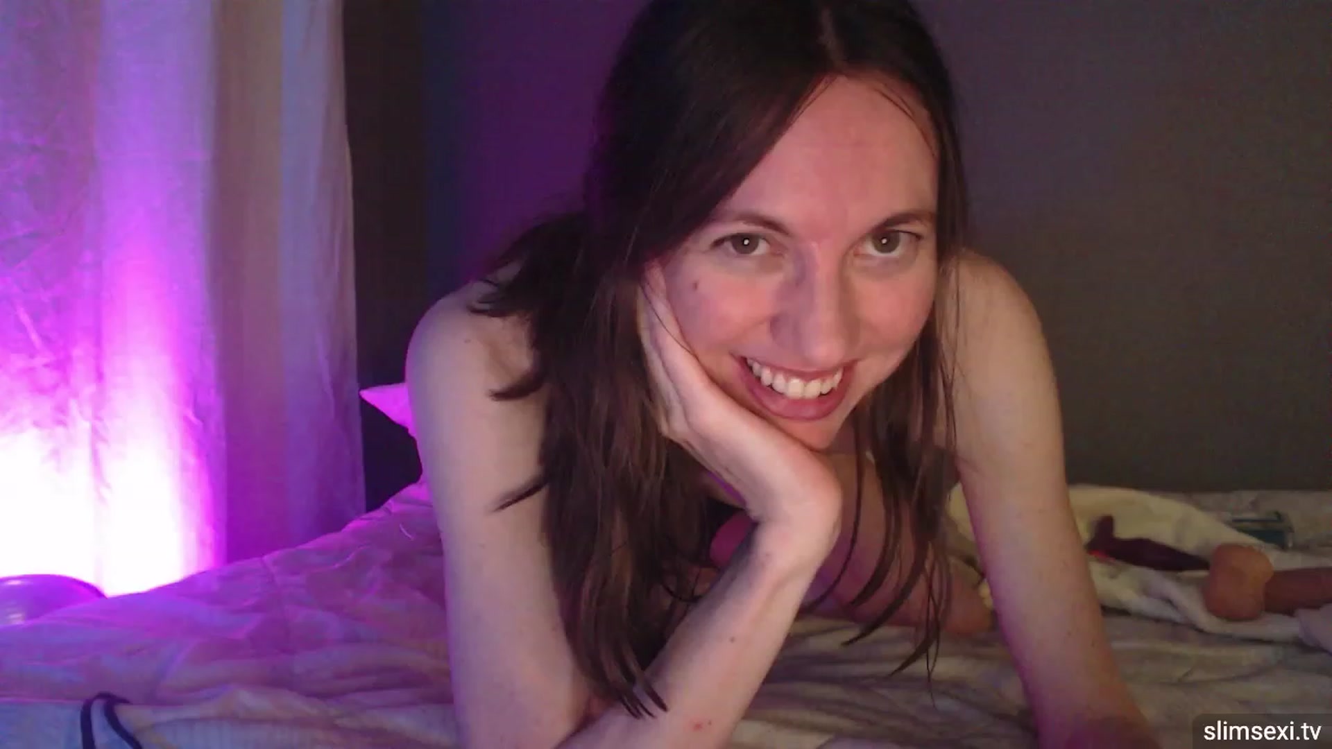 Gallery image thumbnail from SlimSexi's myfreecams stream on, 06/01/2023, 10:05 image 13 of 20