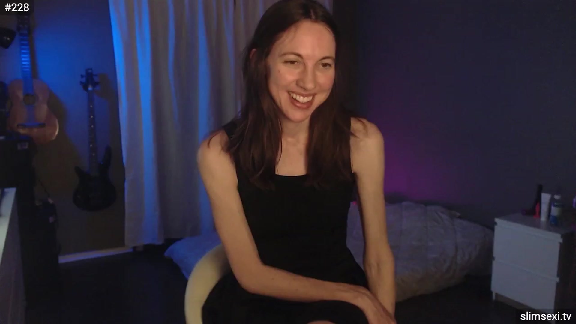 Gallery image thumbnail from SlimSexi's myfreecams stream on, 06/02/2023, 09:10 image 18 of 20