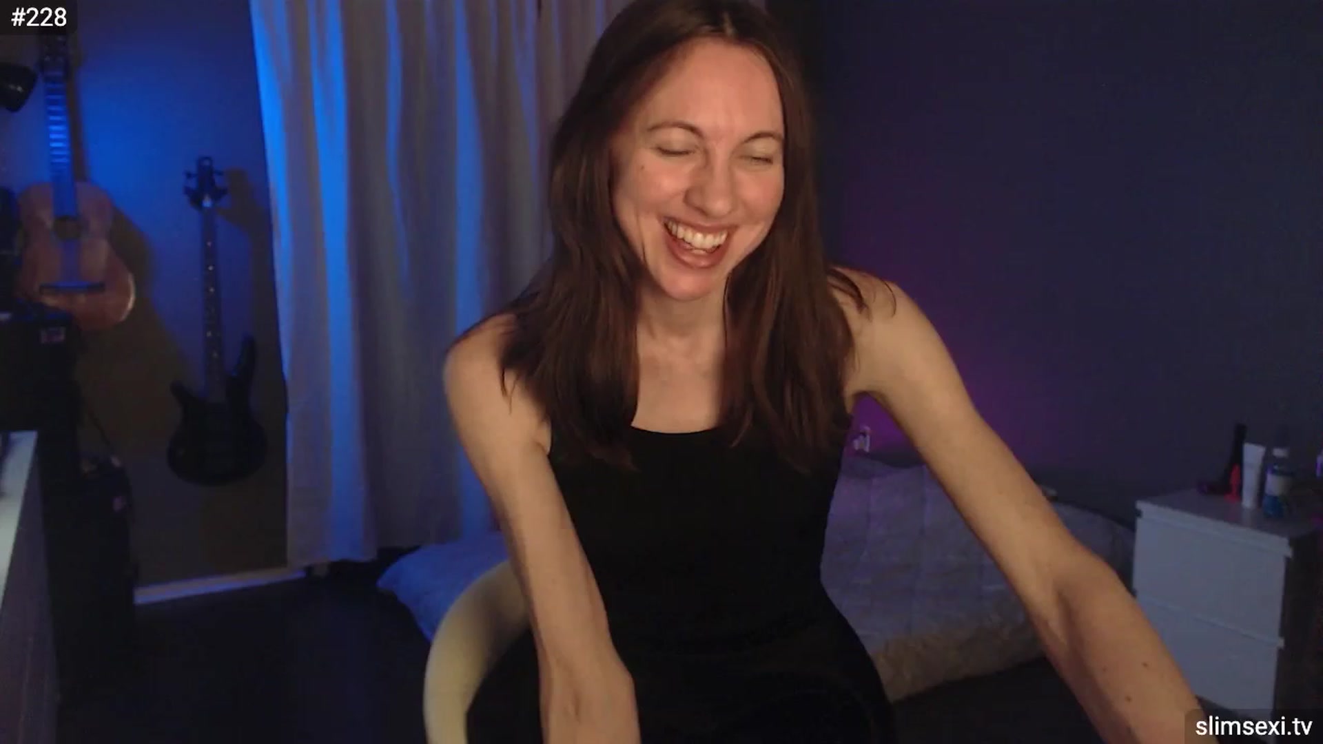 Gallery image thumbnail from SlimSexi's myfreecams stream on, 06/02/2023, 09:10 image 19 of 20