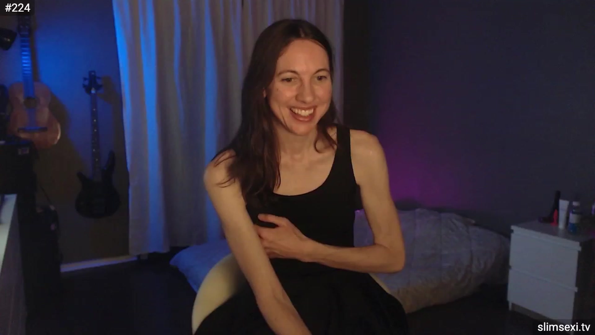 Gallery image thumbnail from SlimSexi's myfreecams stream on, 06/02/2023, 09:10 image 13 of 20