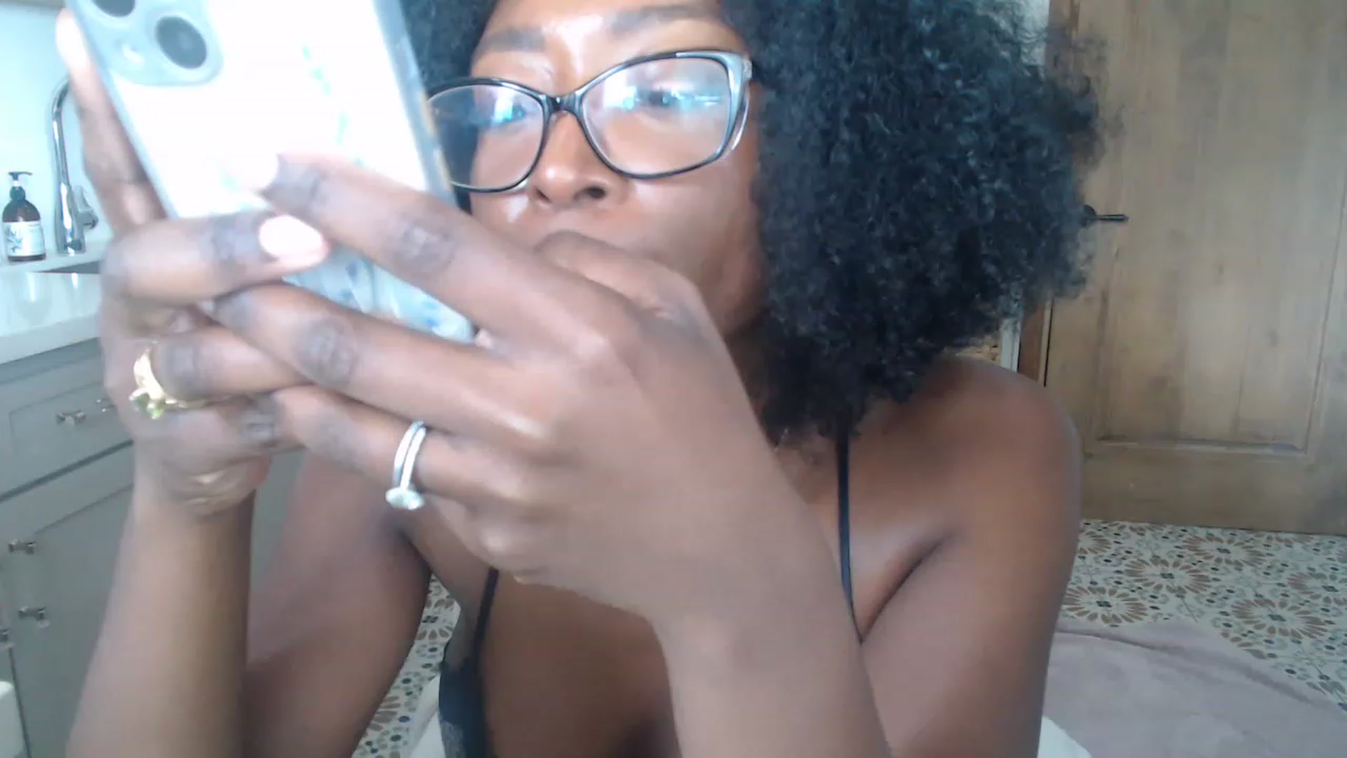 Gallery image thumbnail from SlipperyP_'s myfreecams stream on, 12/02/2022, 20:57 image 10 of 20