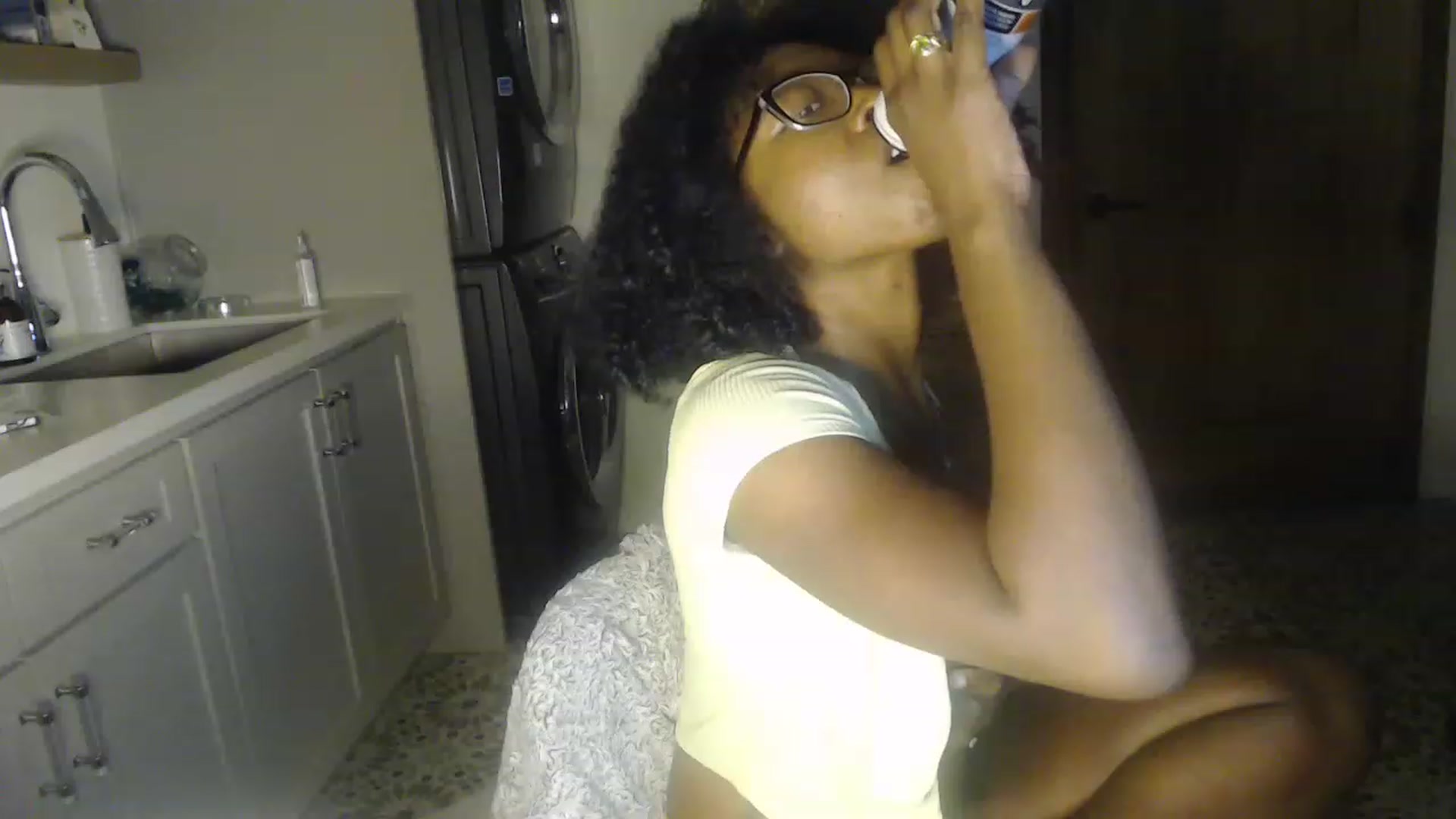 Gallery image thumbnail from SlipperyP_'s myfreecams stream on, 12/12/2022, 11:03 image 3 of 20
