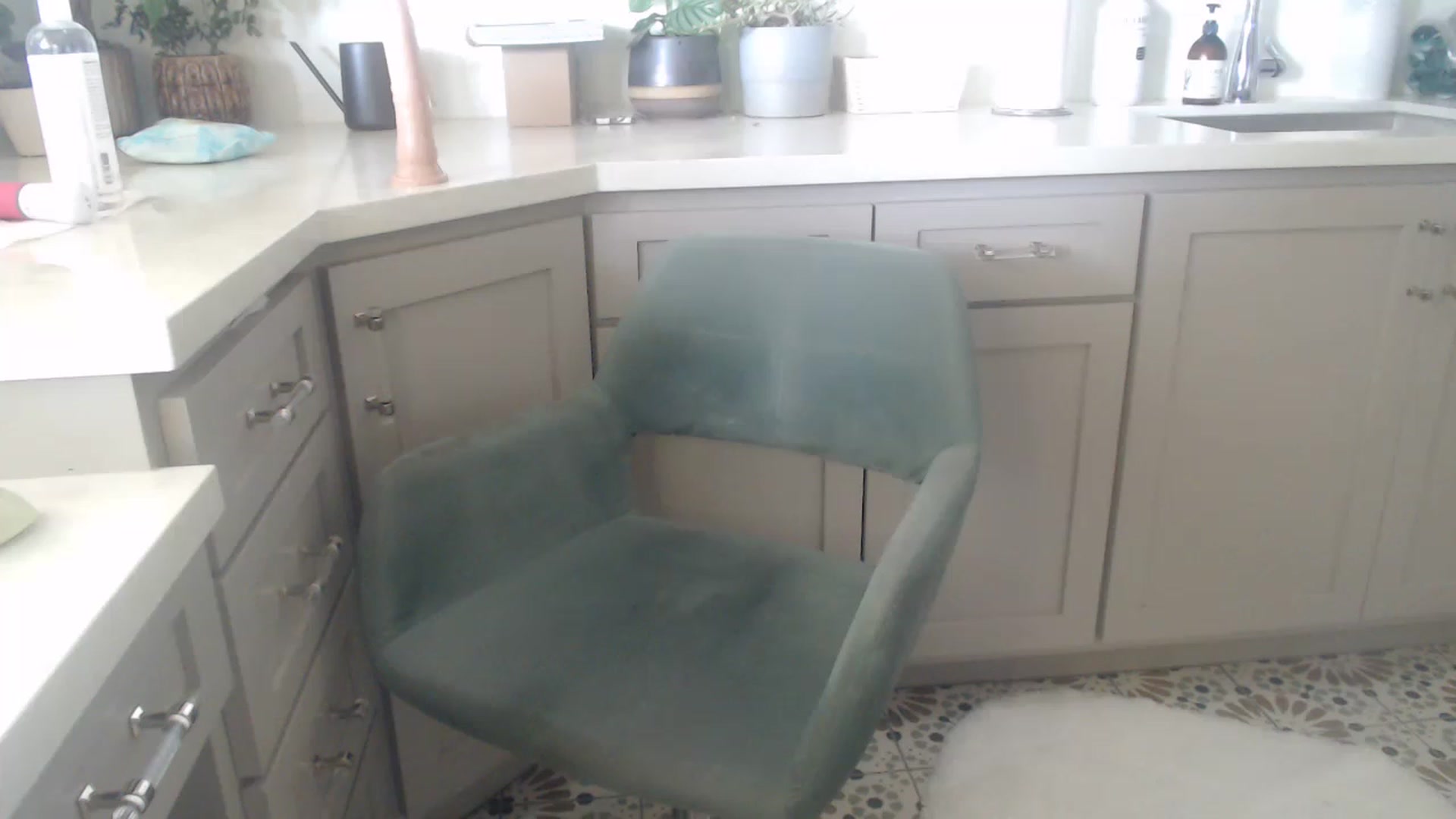 Gallery image thumbnail from SlipperyP_'s myfreecams stream on, 12/12/2022, 21:08 image 11 of 20