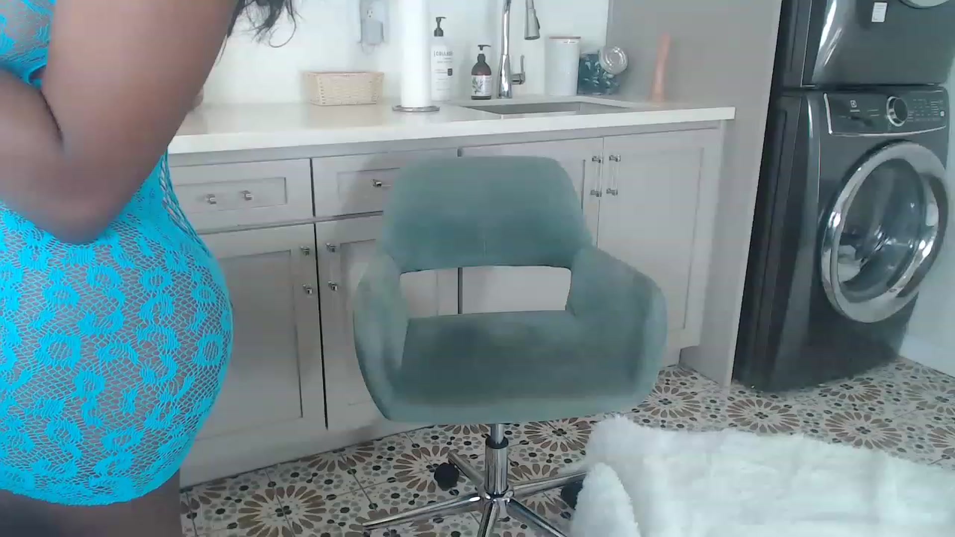 Gallery image thumbnail from SlipperyP_'s myfreecams stream on, 12/22/2022, 23:40 image 7 of 20