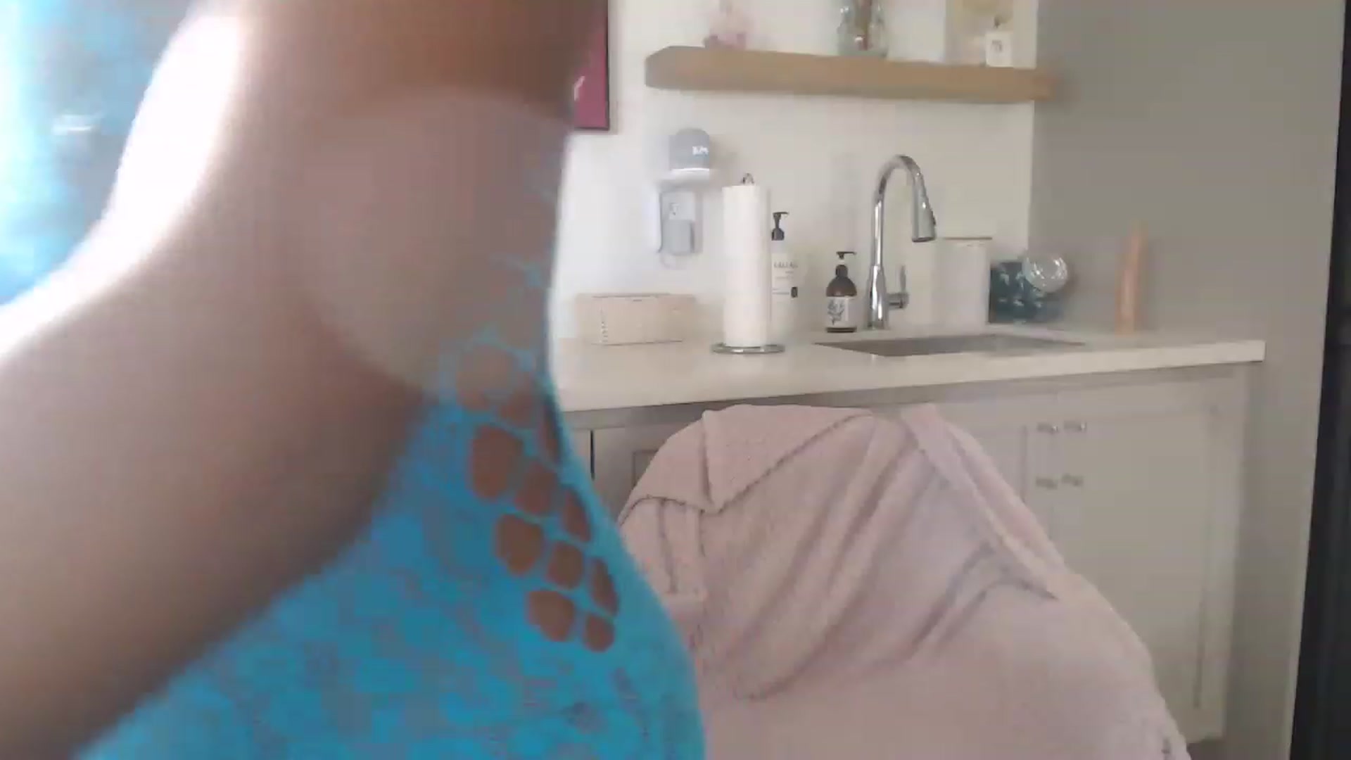 Gallery image thumbnail from SlipperyP_'s myfreecams stream on, 12/22/2022, 23:40 image 15 of 20