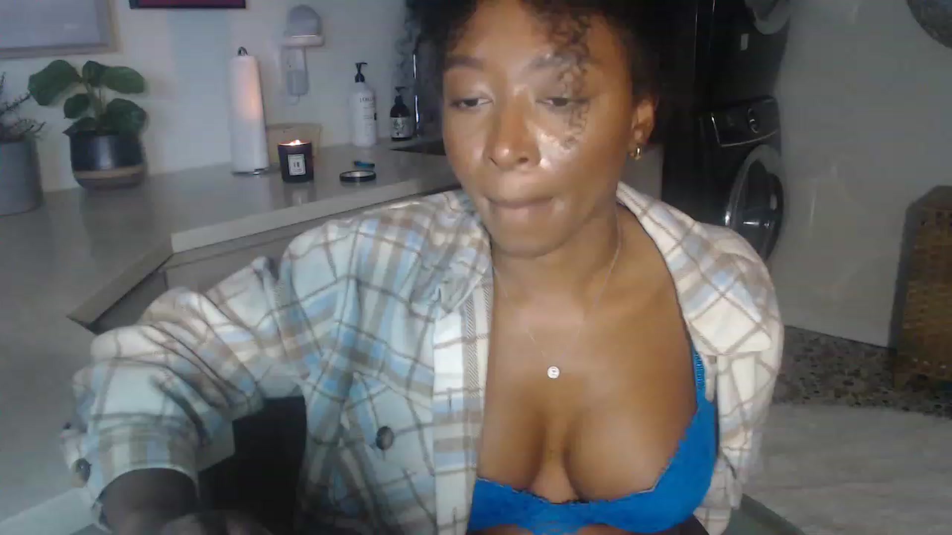Gallery image thumbnail from SlipperyP_'s myfreecams stream on, 12/31/2022, 24:07 image 10 of 20