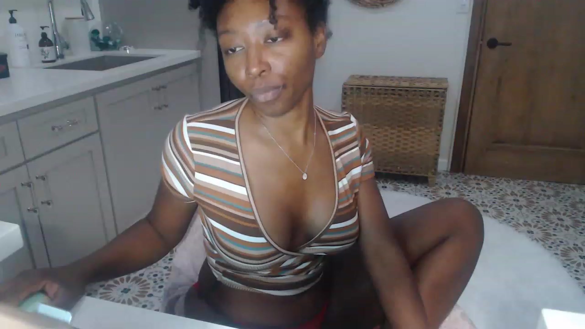 Gallery image thumbnail from SlipperyP_'s myfreecams stream on, 01/02/2023, 07:46 image 19 of 20