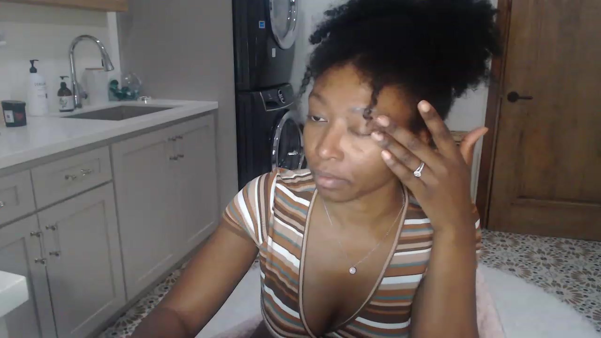 Gallery image thumbnail from SlipperyP_'s myfreecams stream on, 01/02/2023, 07:46 image 12 of 20