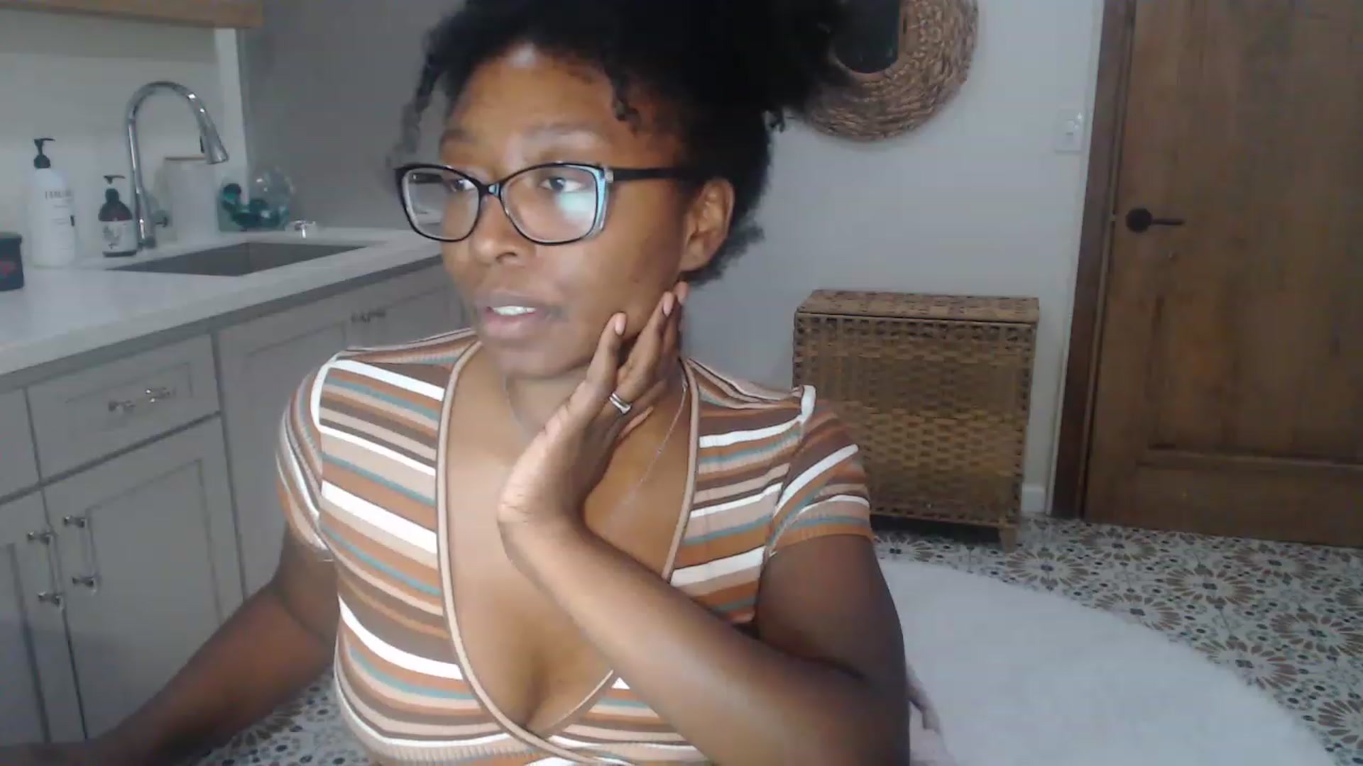 Gallery image thumbnail from SlipperyP_'s myfreecams stream on, 01/02/2023, 07:46 image 9 of 20