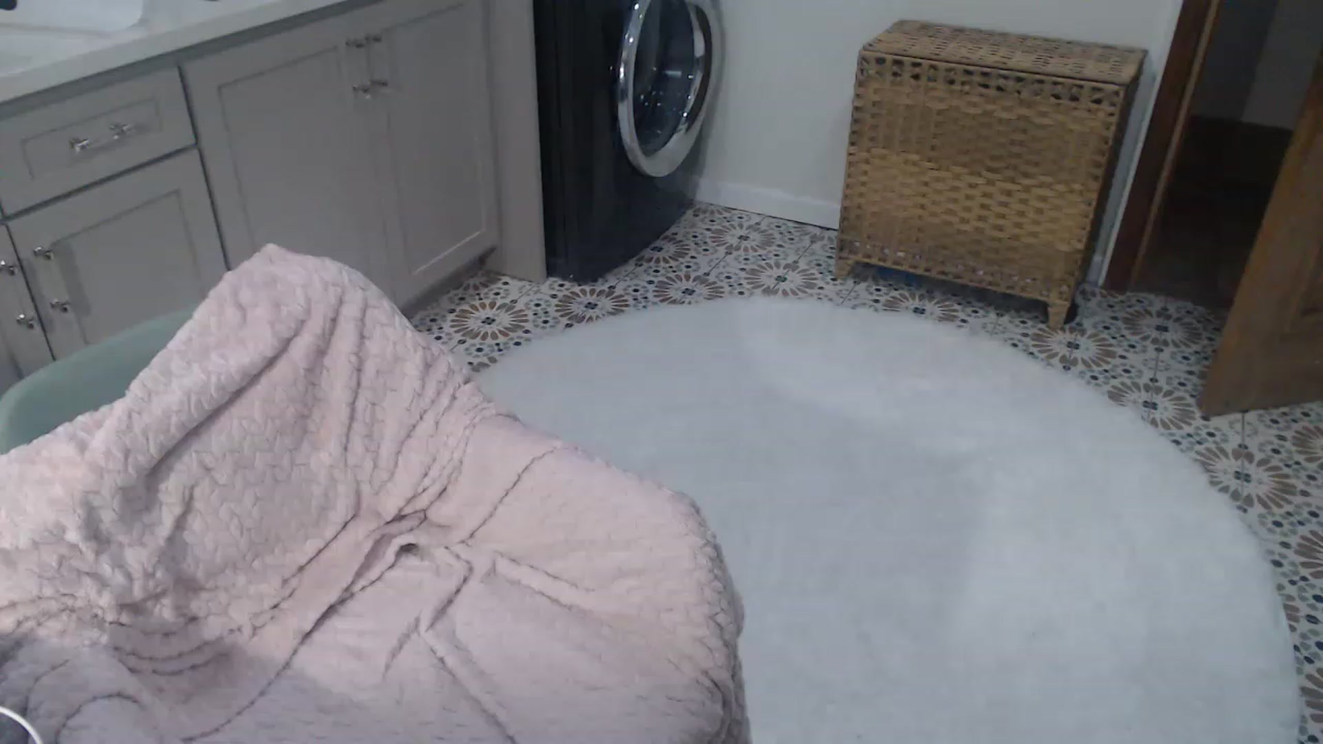 Gallery image thumbnail from SlipperyP_'s myfreecams stream on, 01/09/2023, 05:57 image 16 of 20