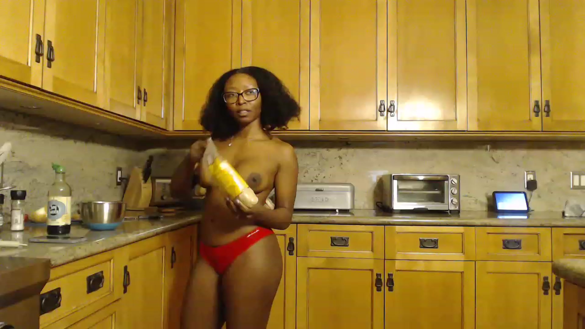 Gallery image thumbnail from SlipperyP_'s myfreecams stream on, 01/12/2023, 01:33 image 6 of 20