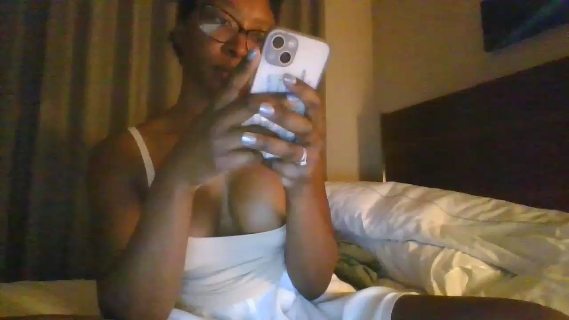 Gallery image thumbnail from SlipperyP_'s myfreecams stream on, 01/17/2023, 05:08 image 15 of 20