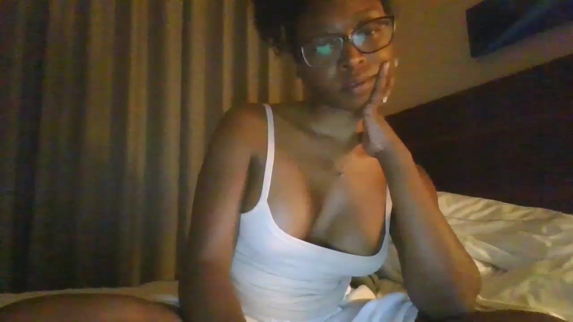 Gallery image thumbnail from SlipperyP_'s myfreecams stream on, 01/17/2023, 05:08 image 7 of 20