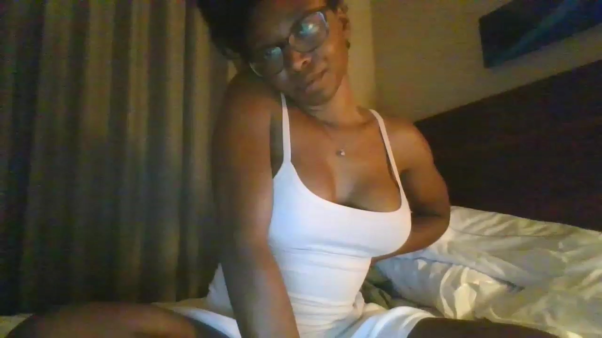Gallery image thumbnail from SlipperyP_'s myfreecams stream on, 01/17/2023, 05:08 image 2 of 20