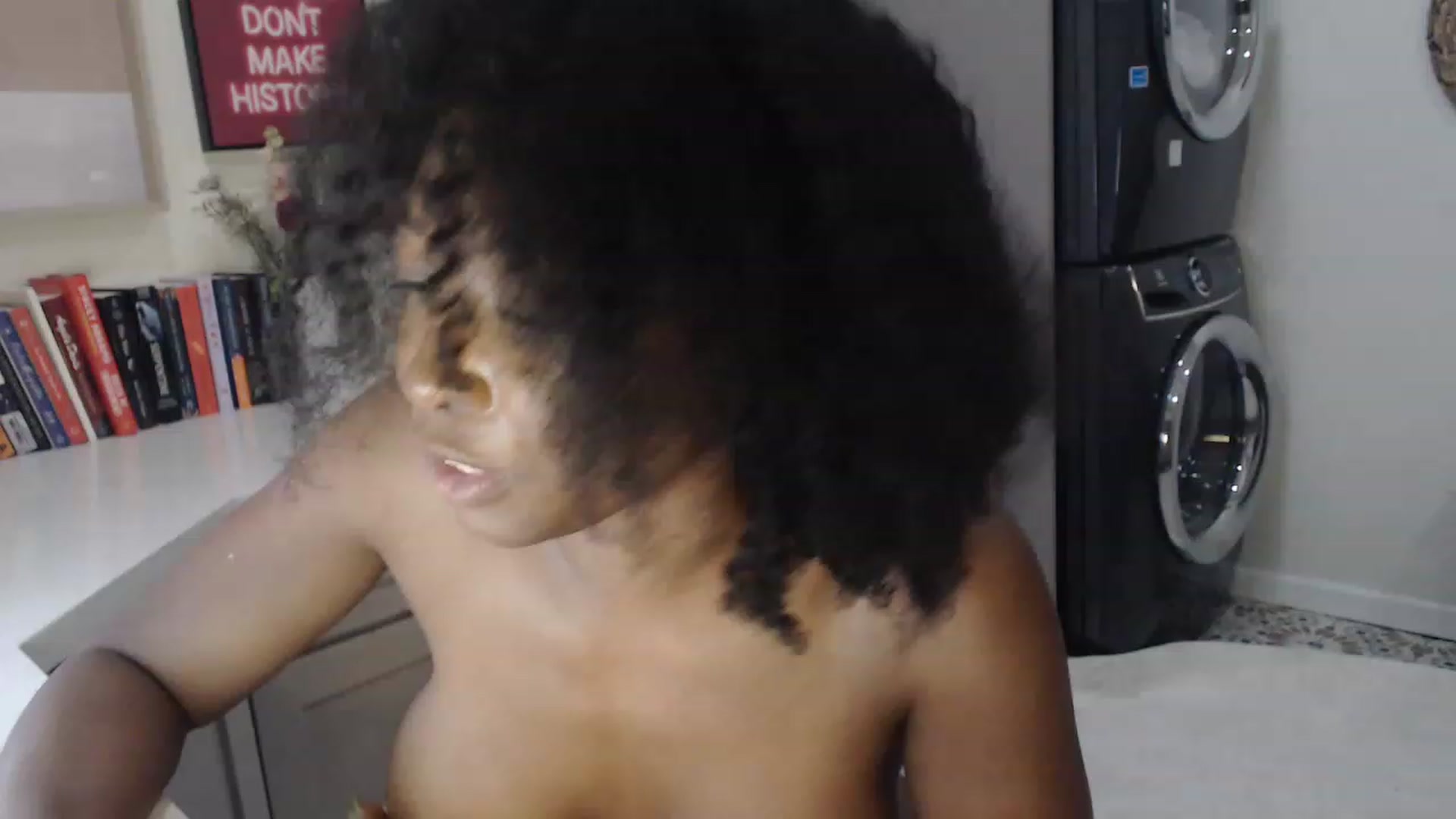 Gallery image thumbnail from SlipperyP_'s myfreecams stream on, 03/04/2023, 14:17 image 5 of 20