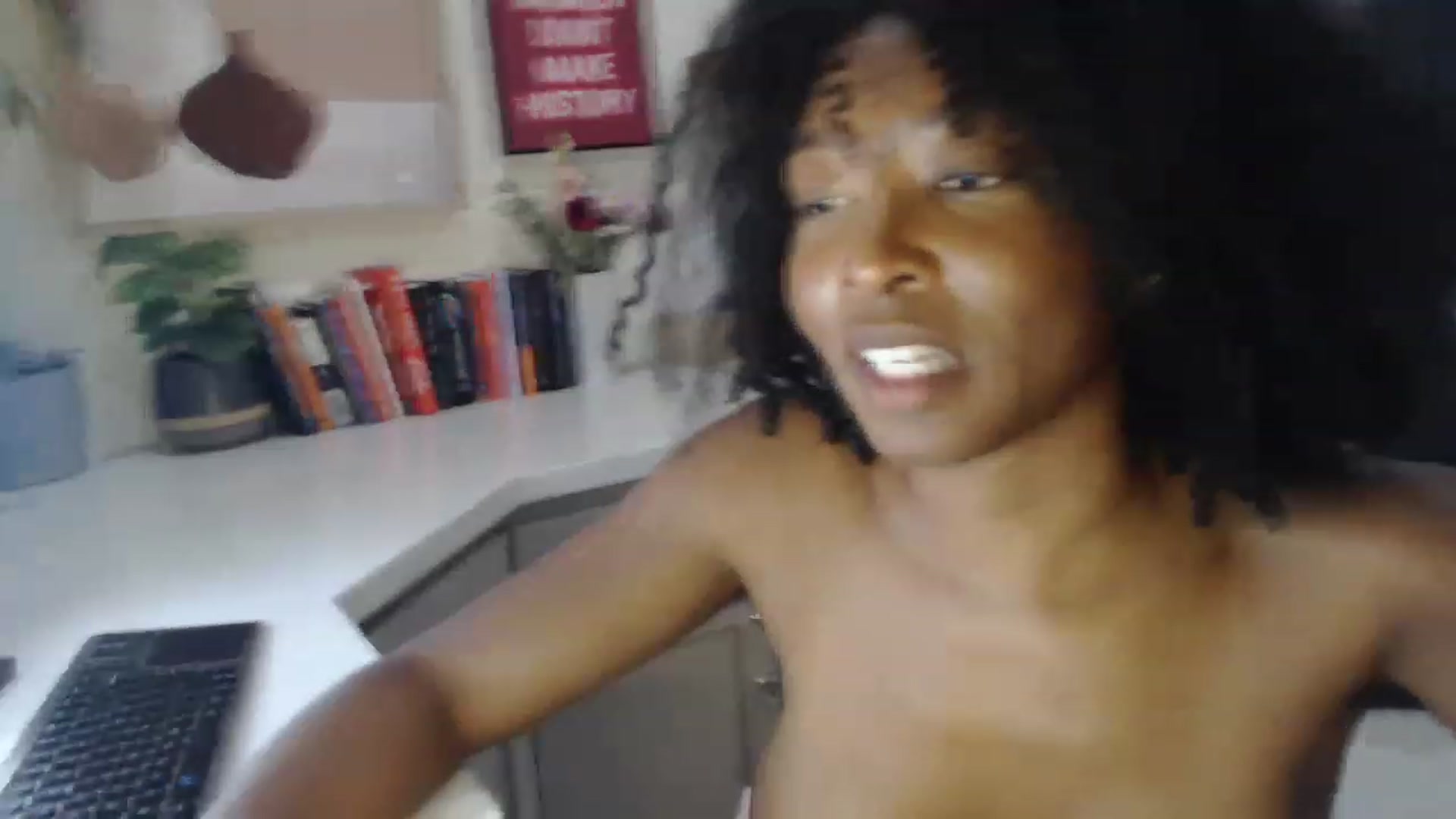 Gallery image thumbnail from SlipperyP_'s myfreecams stream on, 03/04/2023, 14:17 image 9 of 20