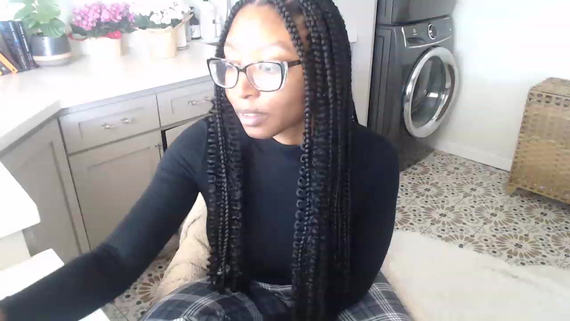 Gallery image thumbnail from SlipperyP_'s myfreecams stream on, 04/18/2023, 21:25 image 7 of 20
