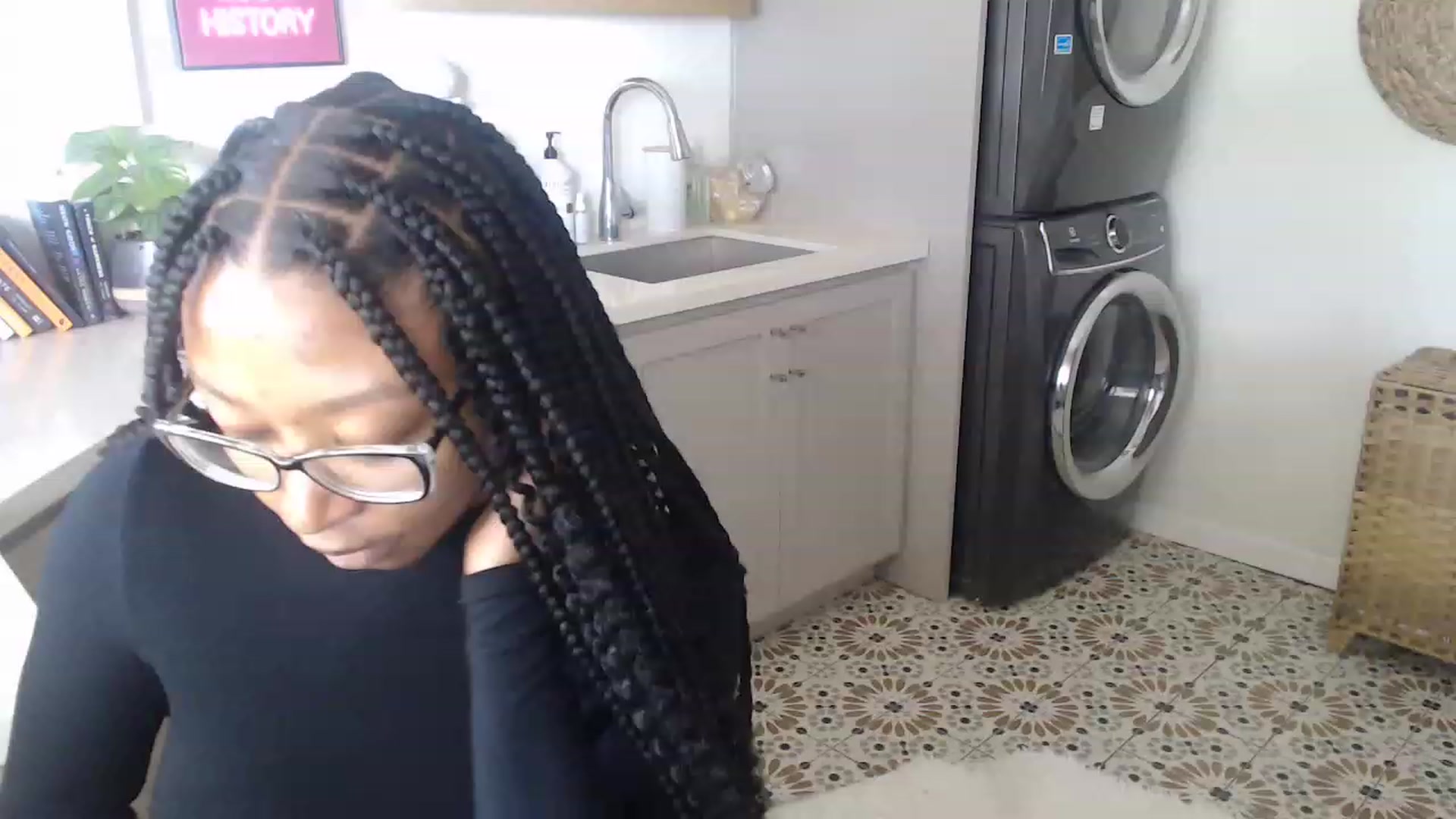 Gallery image thumbnail from SlipperyP_'s myfreecams stream on, 04/18/2023, 21:25 image 2 of 20