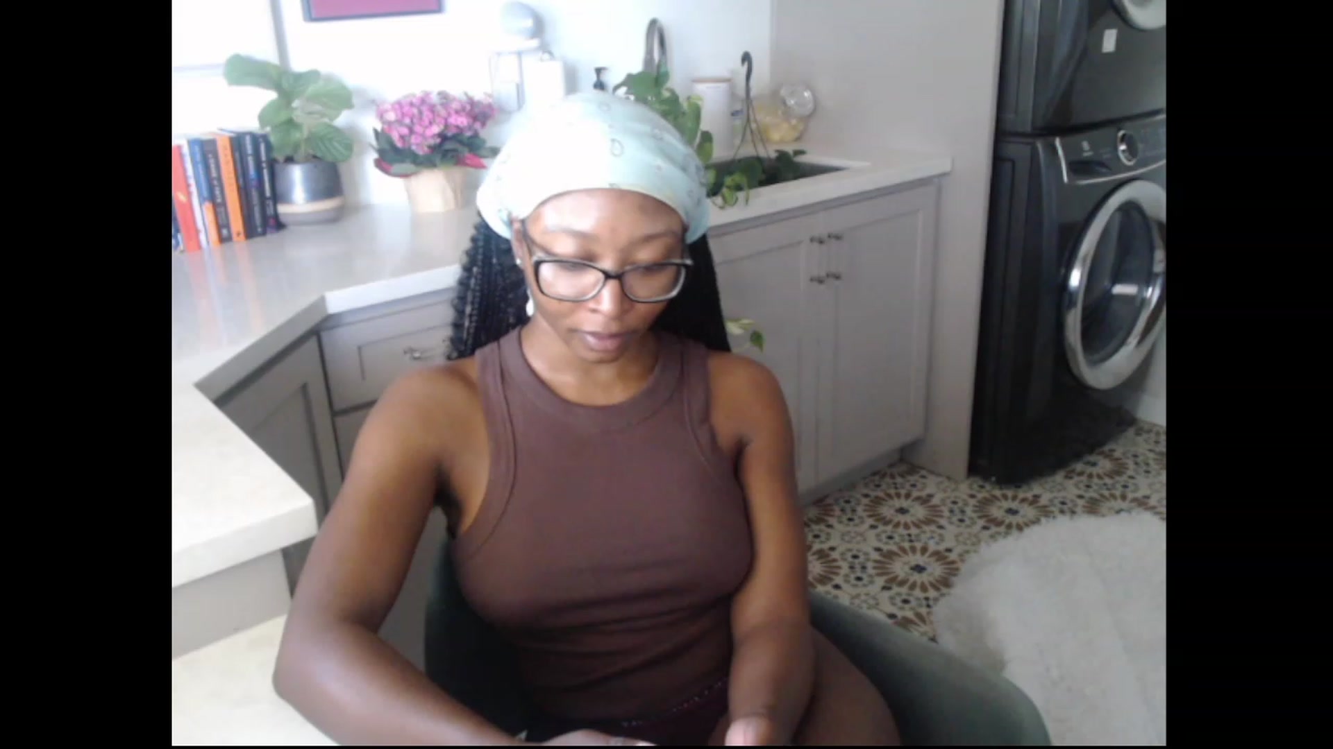 Gallery image thumbnail from SlipperyP_'s myfreecams stream on, 04/24/2023, 03:14 image 5 of 20
