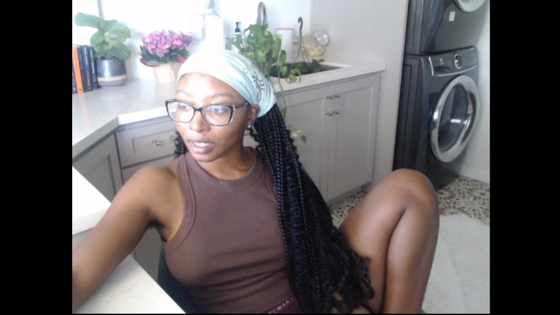 Gallery image thumbnail from SlipperyP_'s myfreecams stream on, 04/24/2023, 03:14 image 2 of 20