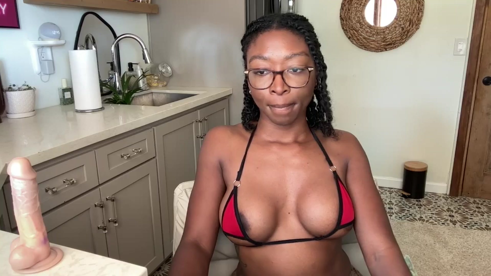 Gallery image thumbnail from SlipperyP_'s myfreecams stream on, 03/20/2025, 20:23 image 4 of 20