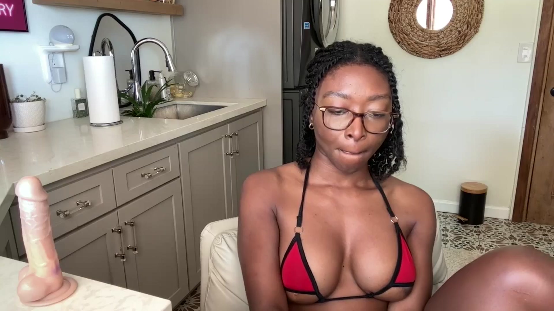 Gallery image thumbnail from SlipperyP_'s myfreecams stream on, 03/20/2025, 20:23 image 18 of 20