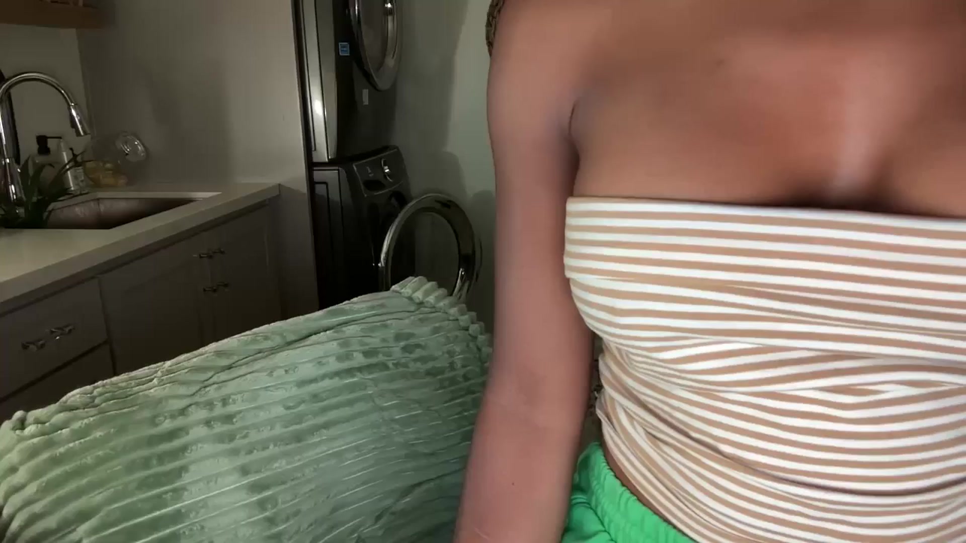 Gallery image thumbnail from SlipperyP_'s myfreecams stream on, 03/21/2025, 09:55 image 13 of 20