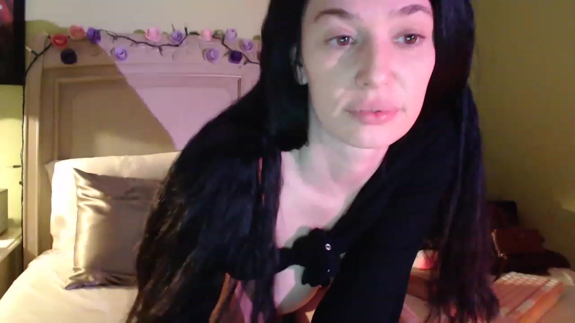 Gallery image thumbnail from SlottyBarista's myfreecams stream on, 03/24/2023, 08:15 image 9 of 20