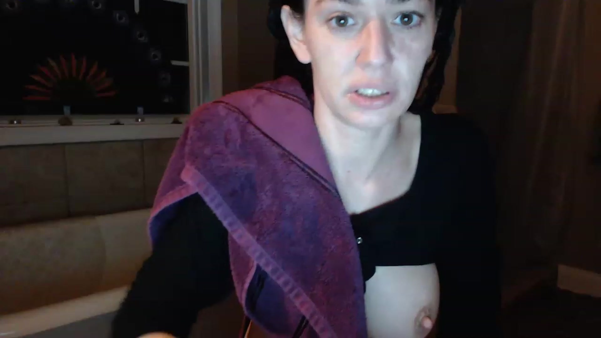 Gallery image thumbnail from SlottyBarista's myfreecams stream on, 04/20/2023, 08:55 image 18 of 20