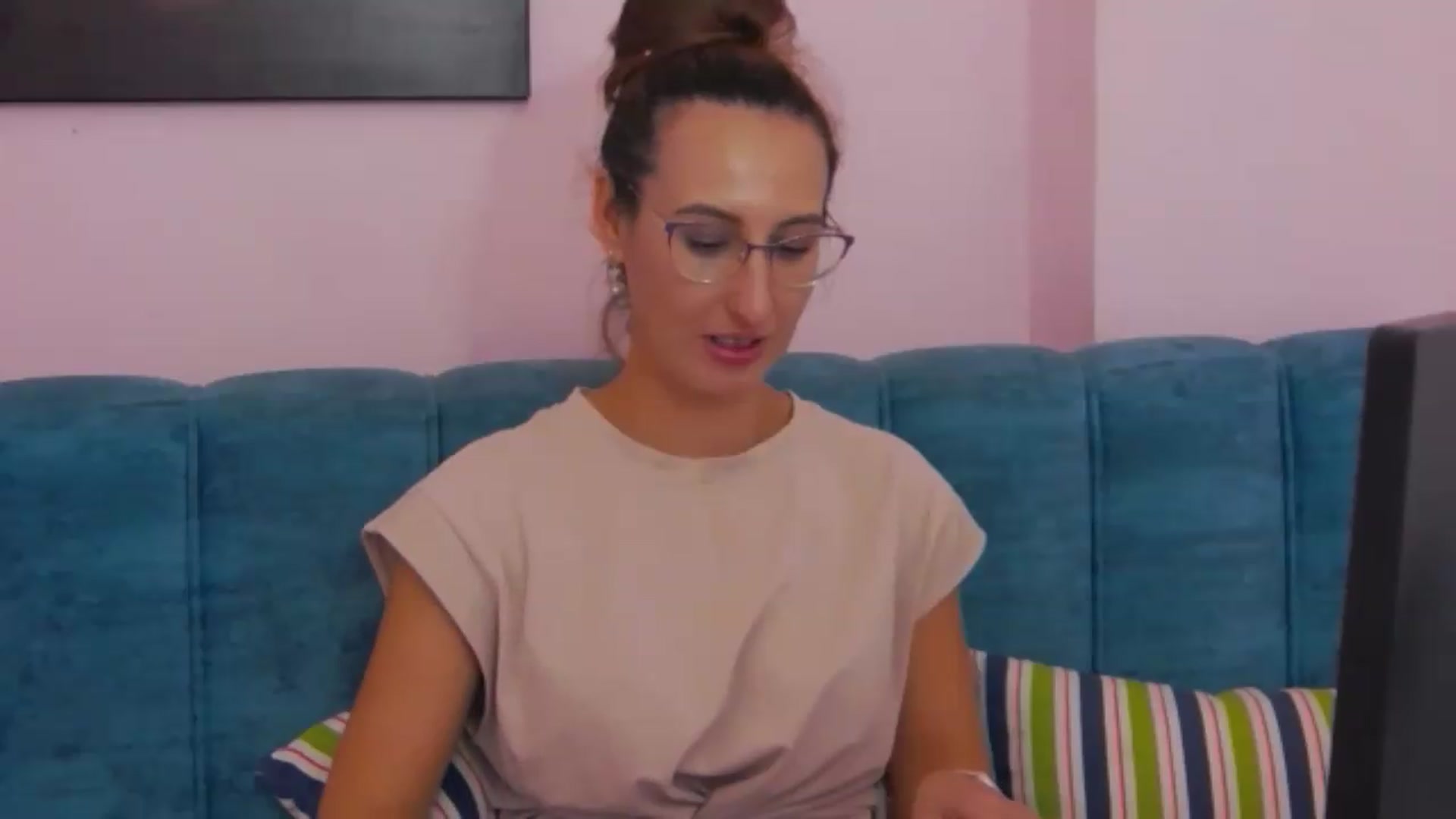 Gallery image thumbnail from SlowBlues's myfreecams stream on, 07/07/2026, 18:08 image 15 of 20