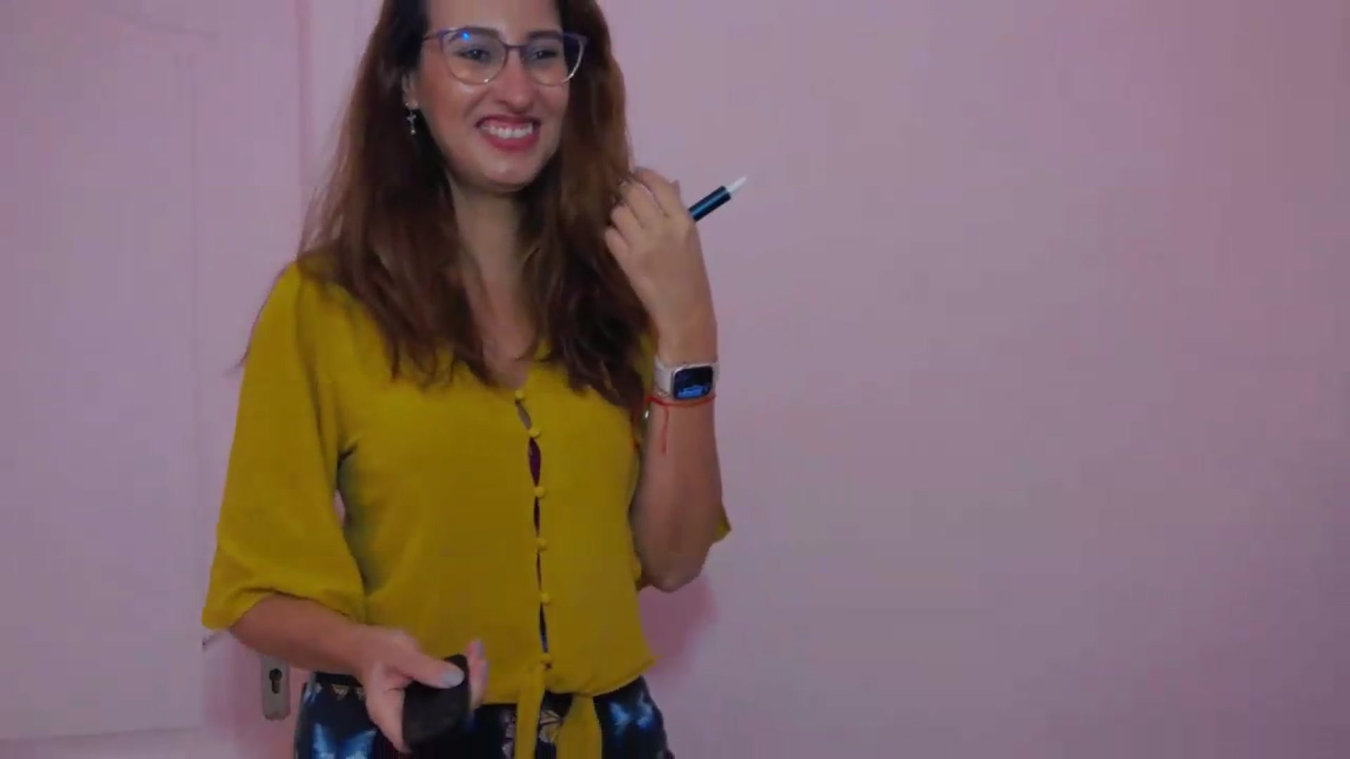 Gallery image thumbnail from SlowBlues's myfreecams stream on, 07/08/2026, 19:10 image 17 of 20
