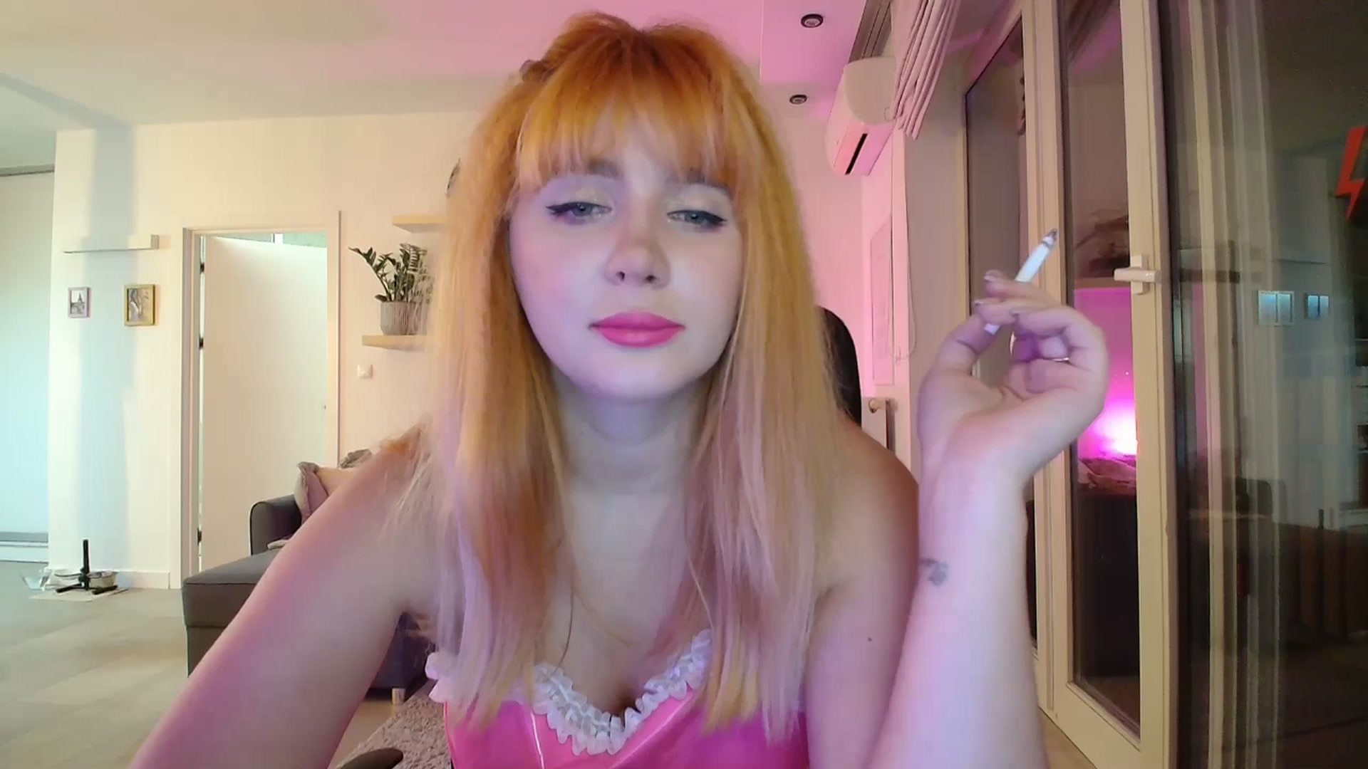 Gallery image thumbnail from Slutty_Kat's myfreecams stream on, 10/18/2025, 22:42 image 16 of 20