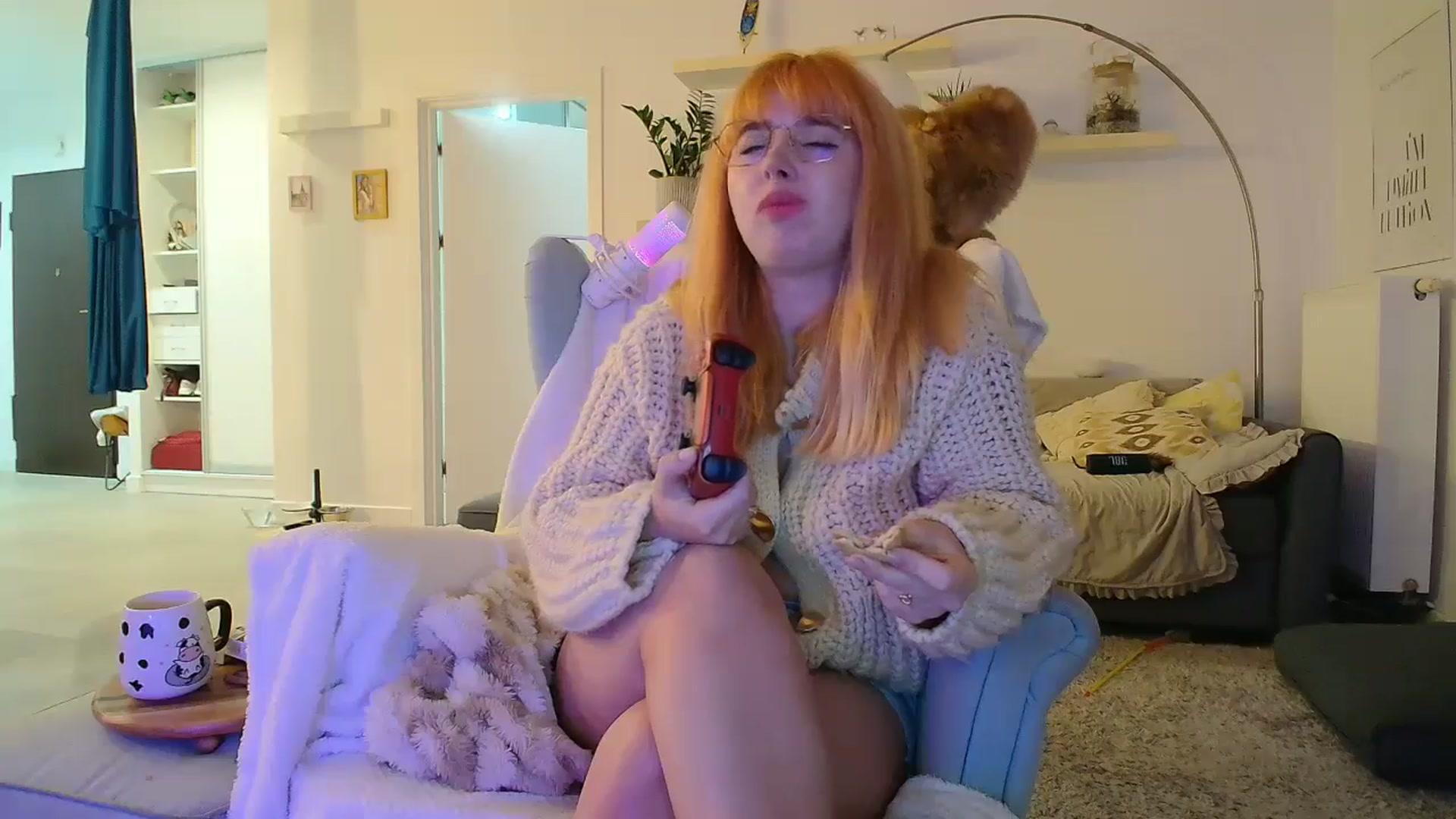 Gallery image thumbnail from Slutty_Kat's myfreecams stream on, 10/19/2025, 04:34 image 10 of 20
