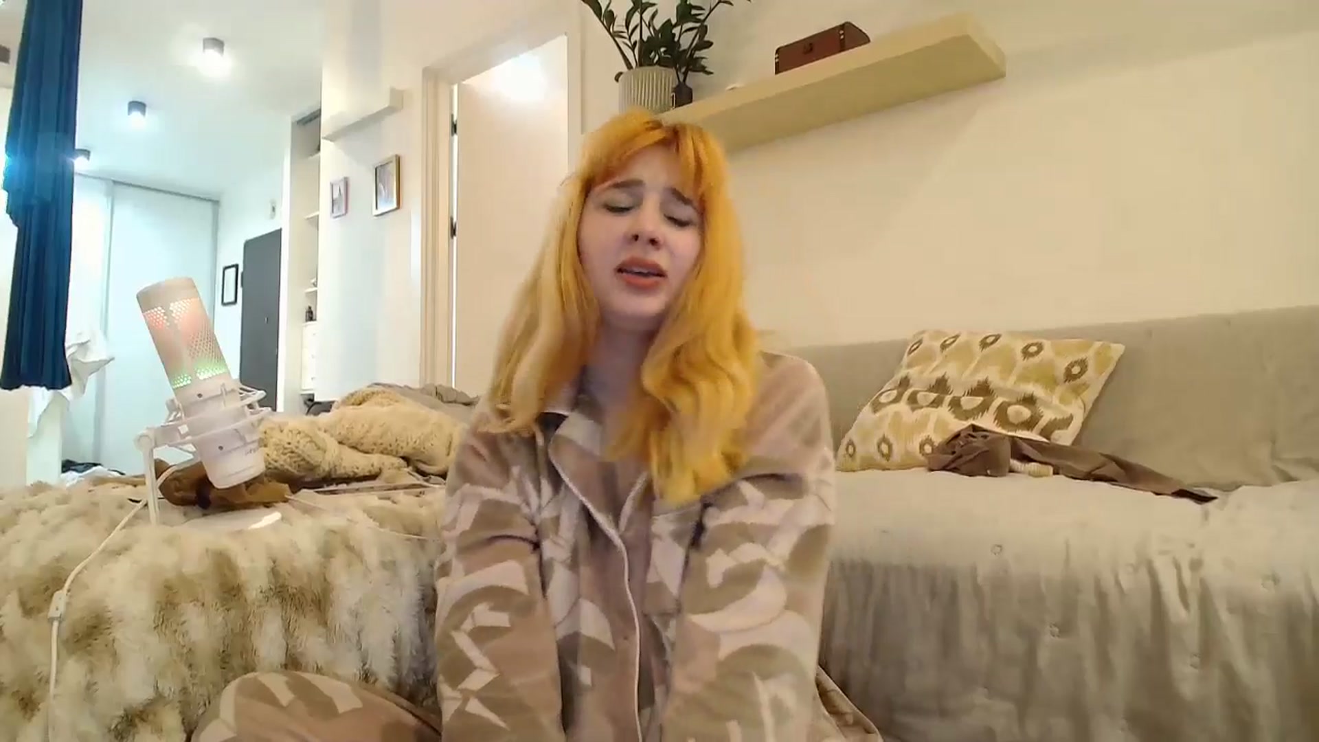 Gallery image thumbnail from Slutty_Kat's myfreecams stream on, 10/25/2025, 16:55 image 14 of 20