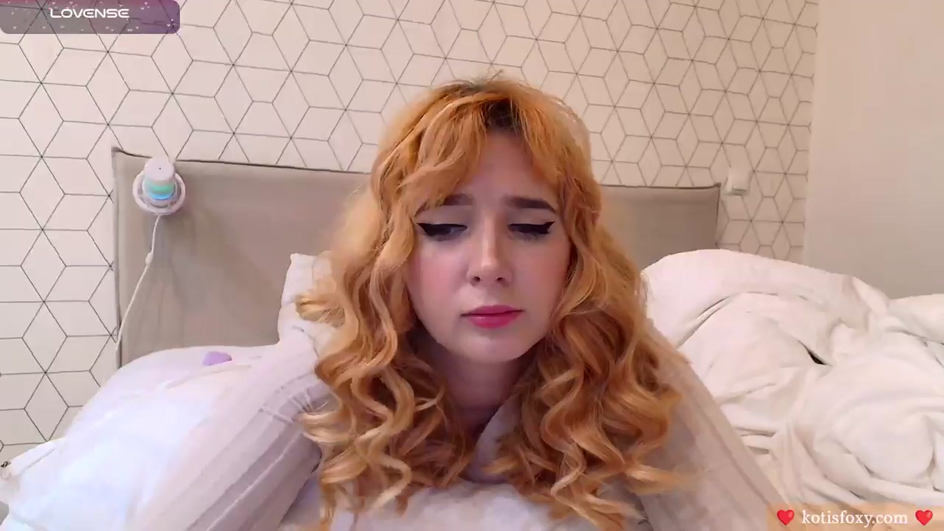 Gallery image thumbnail from Slutty_Kat's myfreecams stream on, 11/09/2025, 01:14 image 7 of 20