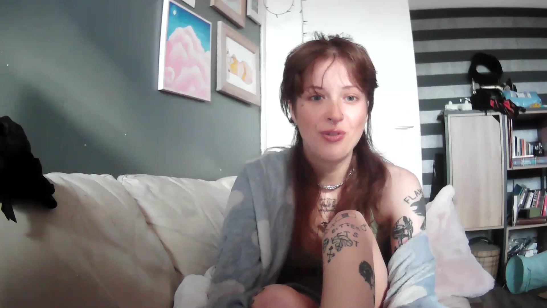 Gallery image thumbnail from SmallSaint's myfreecams stream on, 01/10/2026, 12:53 image 19 of 20