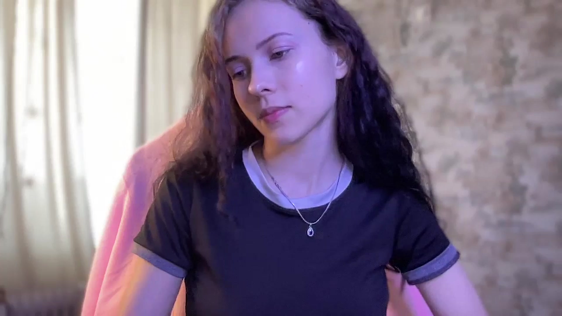 Gallery image thumbnail from Small_Emma0's myfreecams stream on, 04/12/2024, 11:24 image 8 of 20