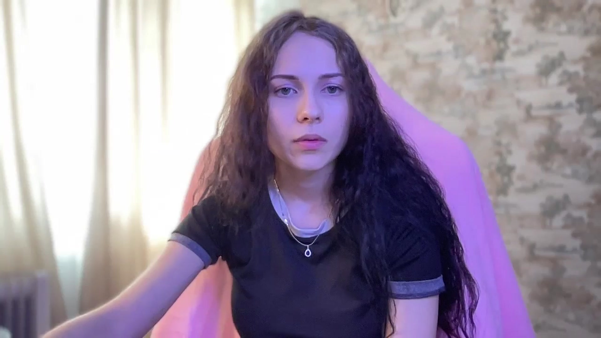 Gallery image thumbnail from Small_Emma0's myfreecams stream on, 04/12/2024, 13:39 image 4 of 20