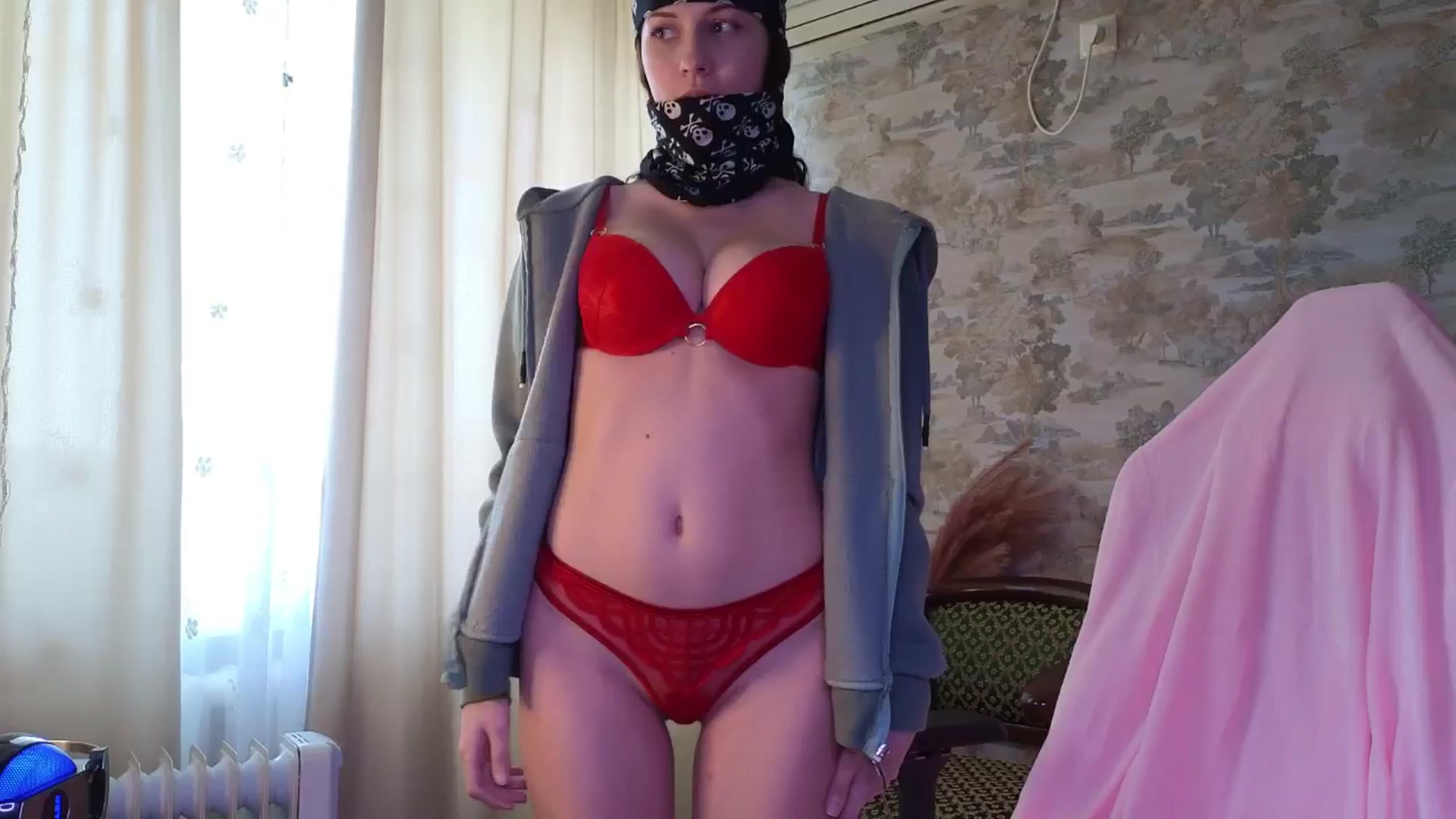 Gallery image thumbnail from Small_Emma0's myfreecams stream on, 05/06/2024, 11:23 image 9 of 20