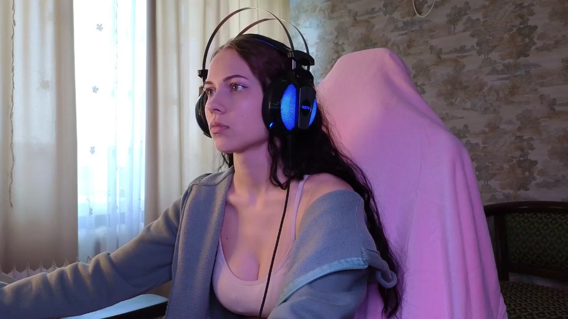Gallery image thumbnail from Small_Emma0's myfreecams stream on, 05/07/2024, 10:40 image 20 of 20