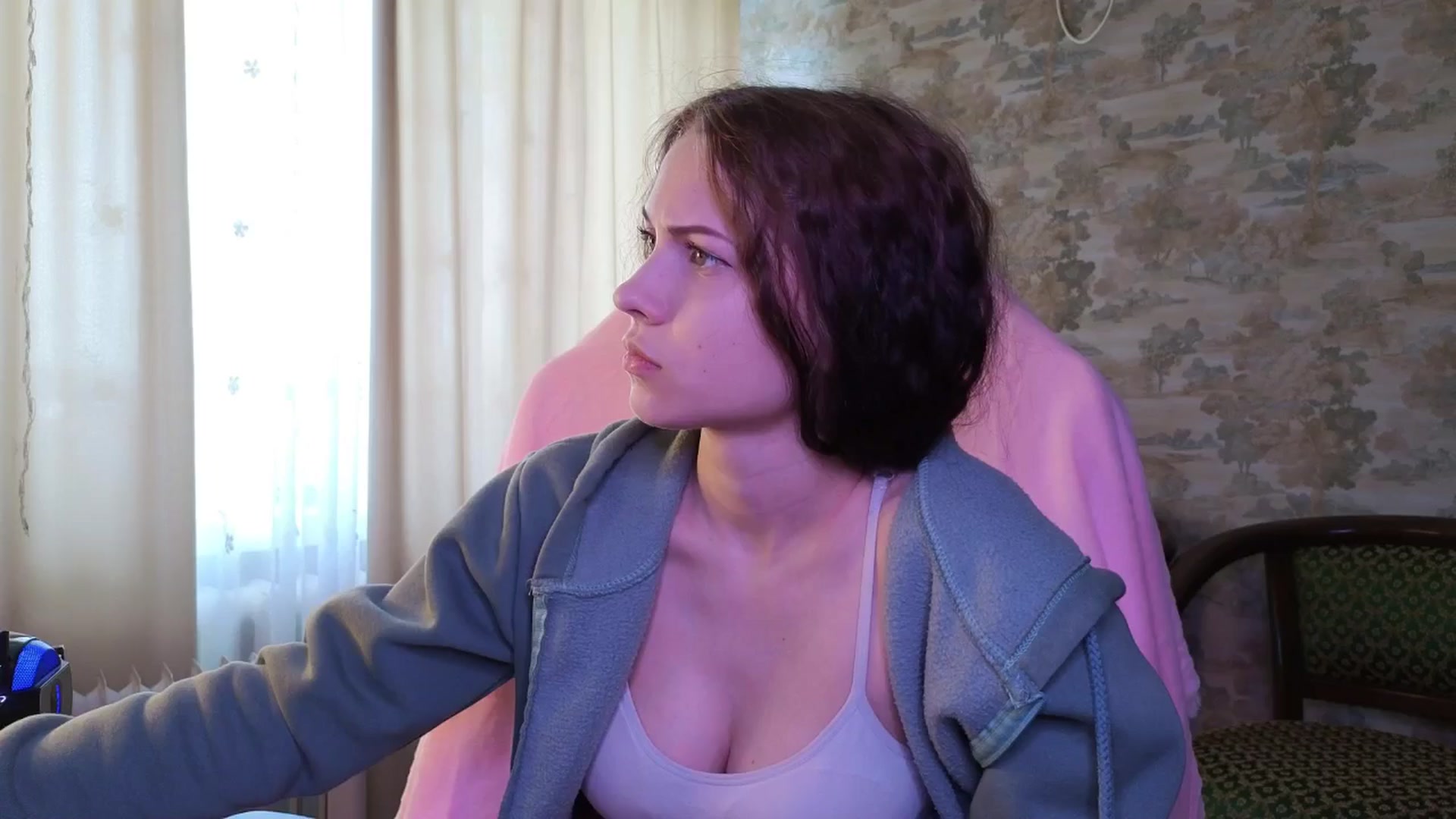 Gallery image thumbnail from Small_Emma0's myfreecams stream on, 05/07/2024, 11:42 image 18 of 20
