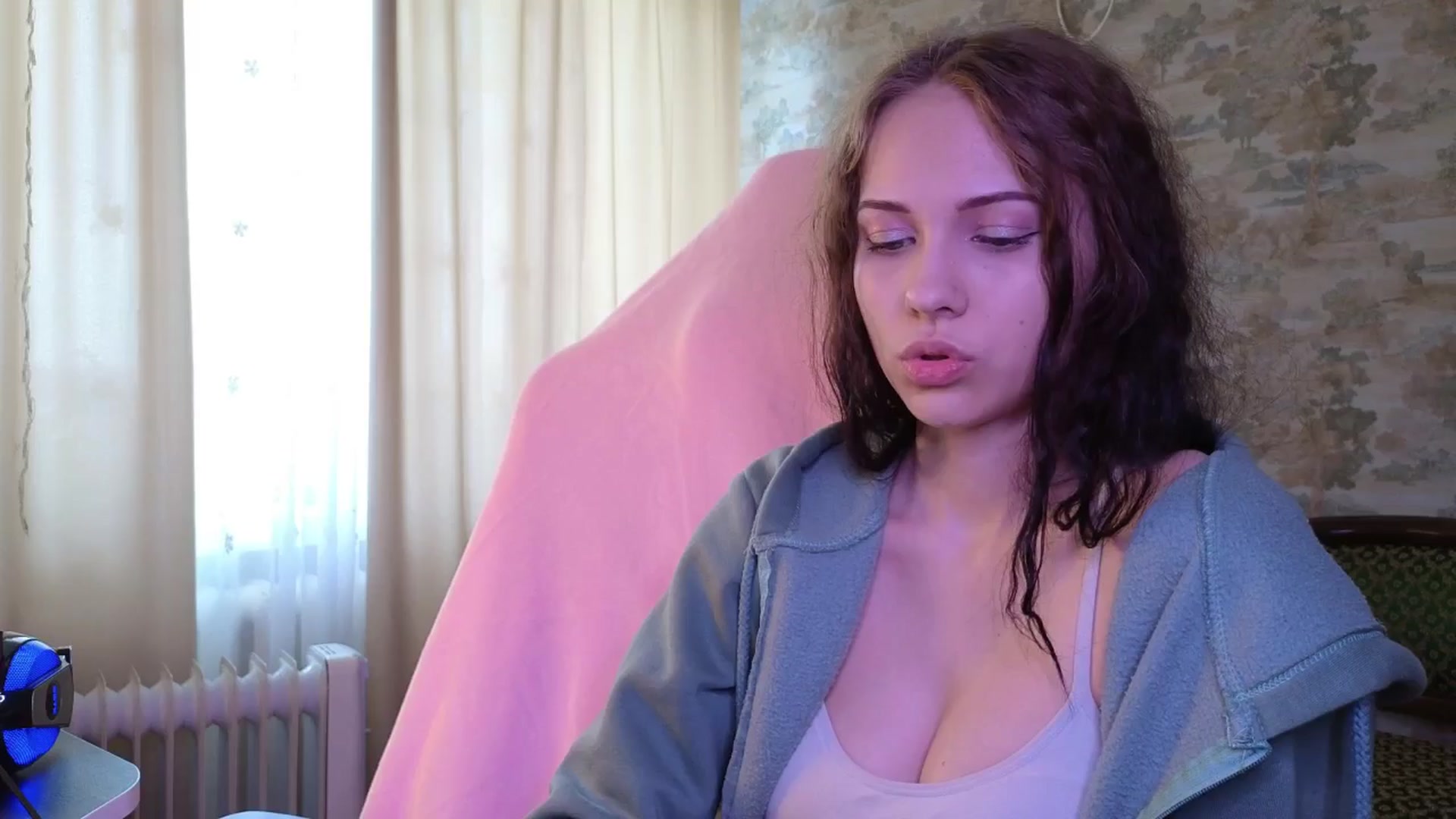 Gallery image thumbnail from Small_Emma0's myfreecams stream on, 05/07/2024, 11:42 image 14 of 20