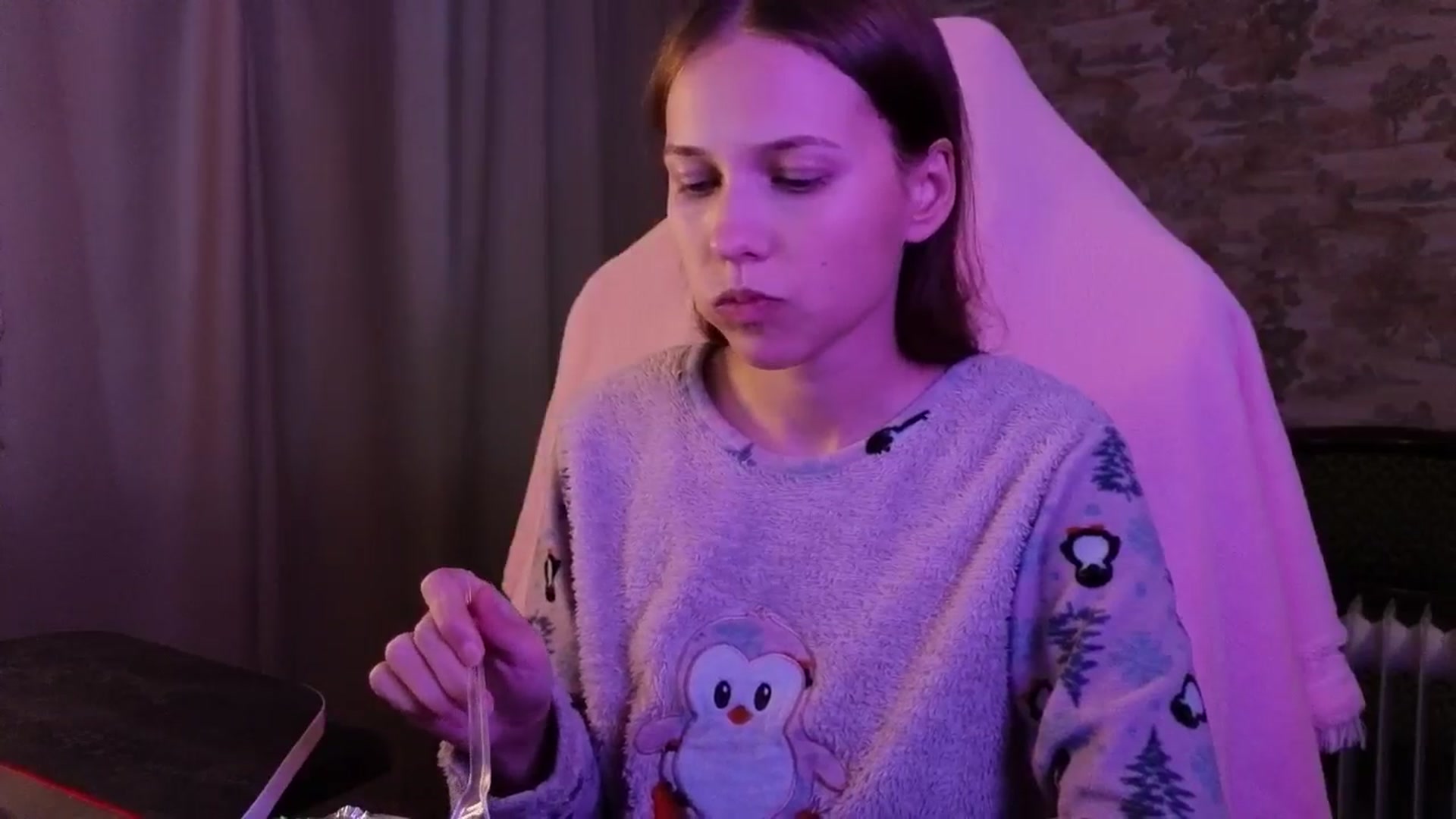 Gallery image thumbnail from Small_Emma0's myfreecams stream on, 11/20/2025, 14:35 image 5 of 20