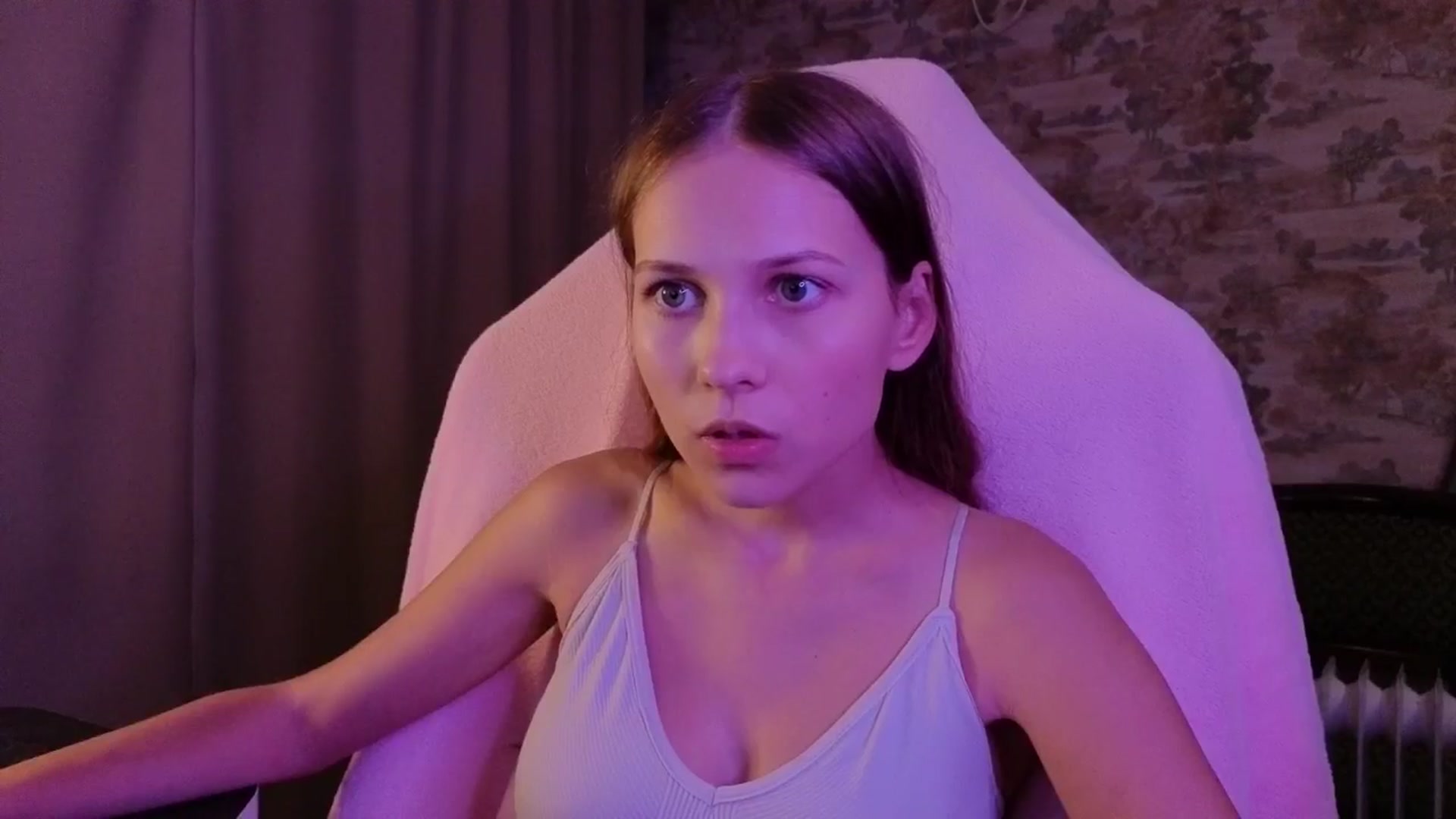 Gallery image thumbnail from Small_Emma0's myfreecams stream on, 11/22/2025, 20:21 image 7 of 20