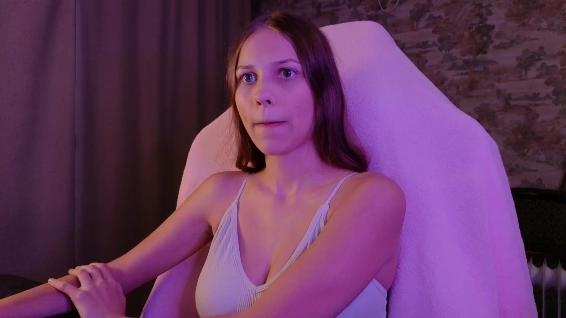 Gallery image thumbnail from Small_Emma0's myfreecams stream on, 11/22/2025, 20:21 image 2 of 20