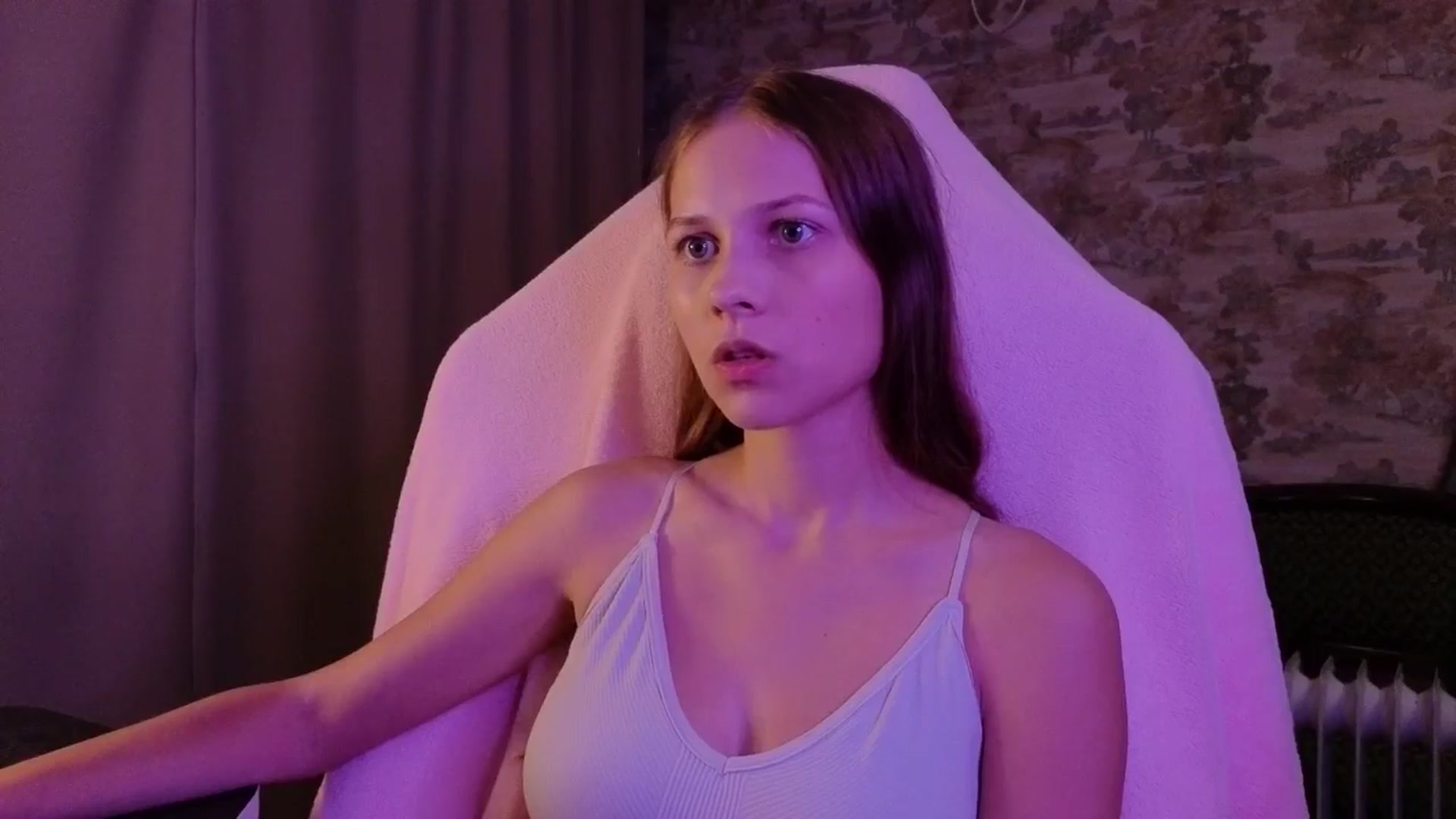 Gallery image thumbnail from Small_Emma0's myfreecams stream on, 11/22/2025, 20:21 image 17 of 20