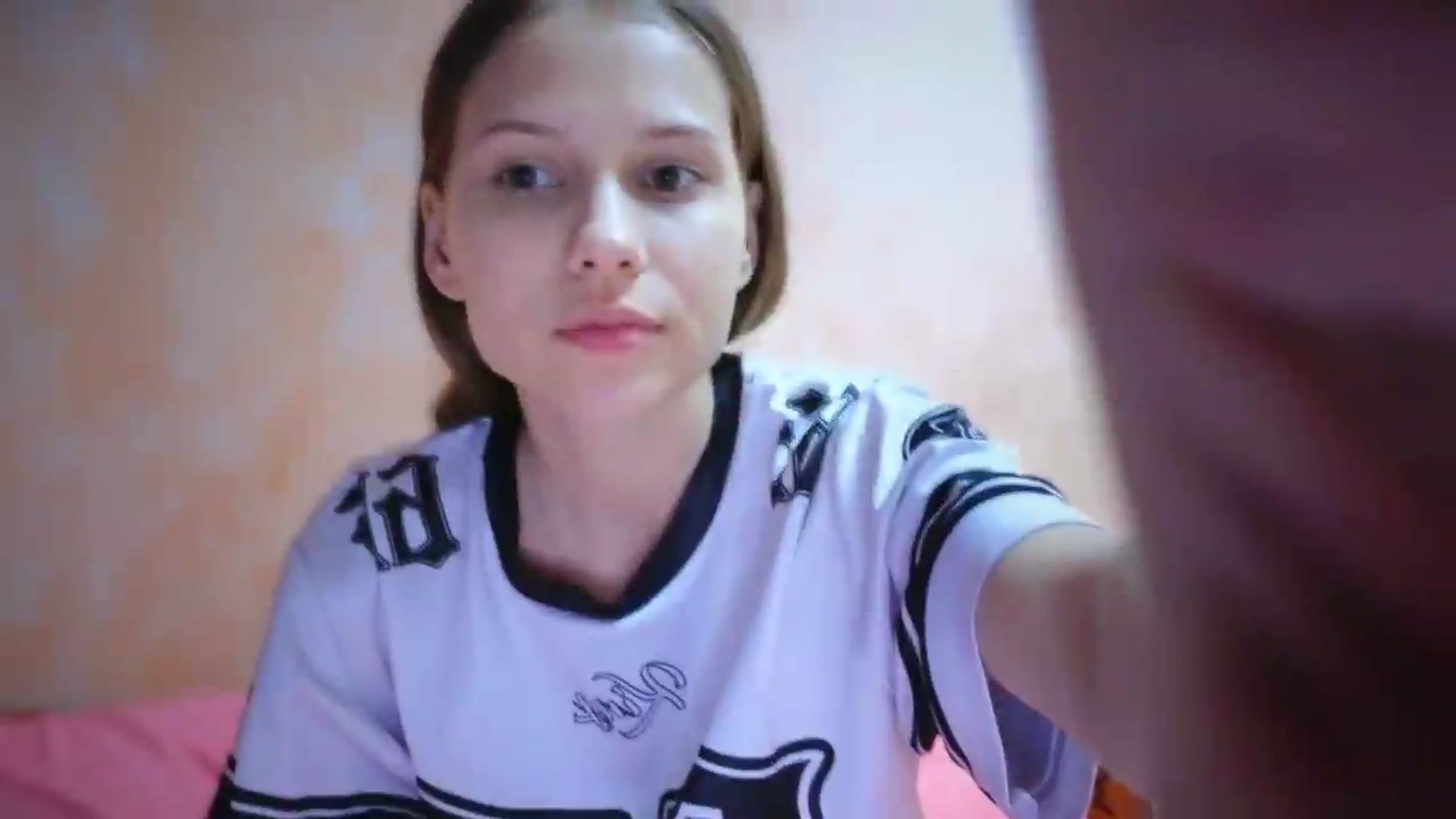 Gallery image thumbnail from Small_Emma0's myfreecams stream on, 08/09/2026, 13:21 image 8 of 20