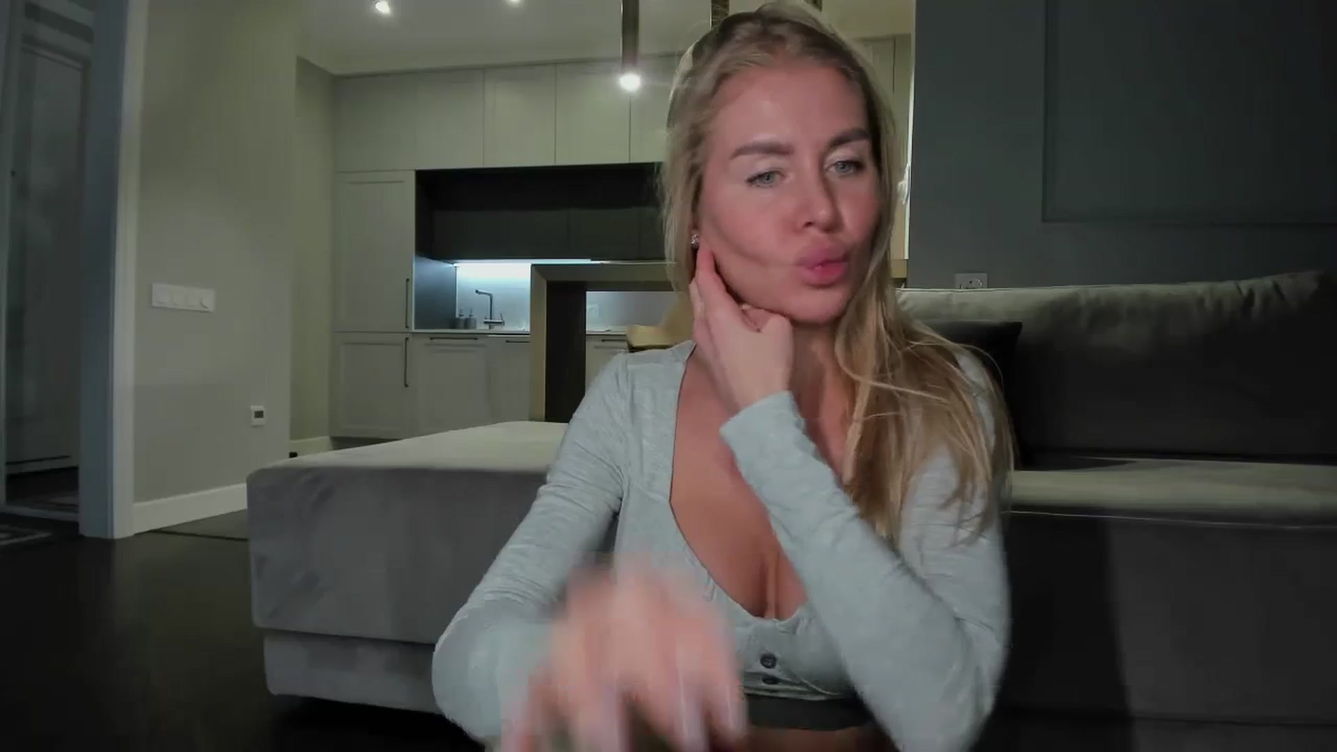Gallery image thumbnail from Smart_Cat's myfreecams stream on, 01/08/2024, 03:00 image 8 of 20
