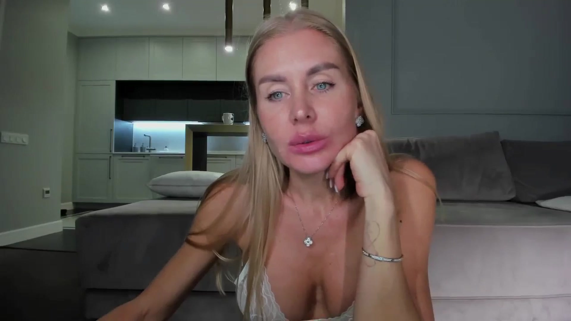 Gallery image thumbnail from Smart_Cat's myfreecams stream on, 02/28/2024, 24:54 image 16 of 20